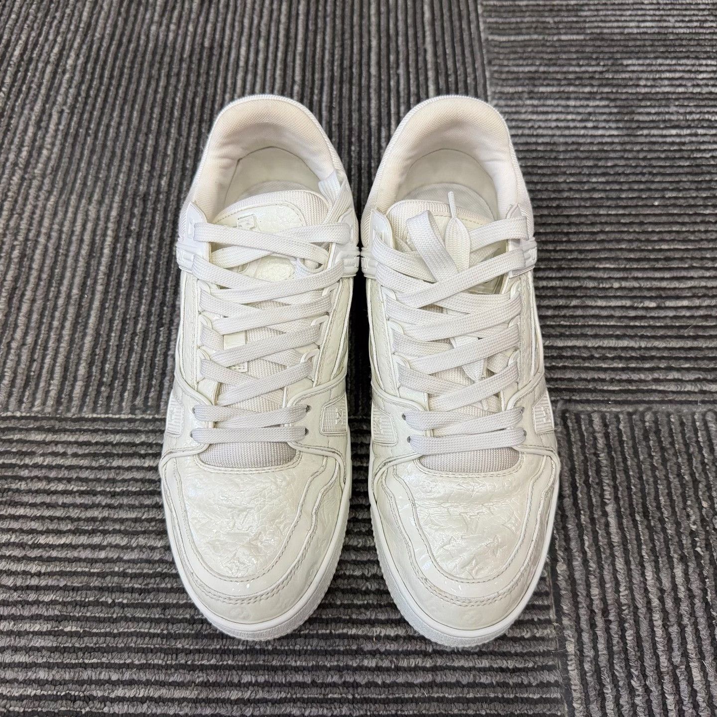 Louis Vuitton Louis Vuitton Training White Lowtop Sneakers 7.5 Men Size US 7.5 / EU 40-41 - 4 Thumbnail