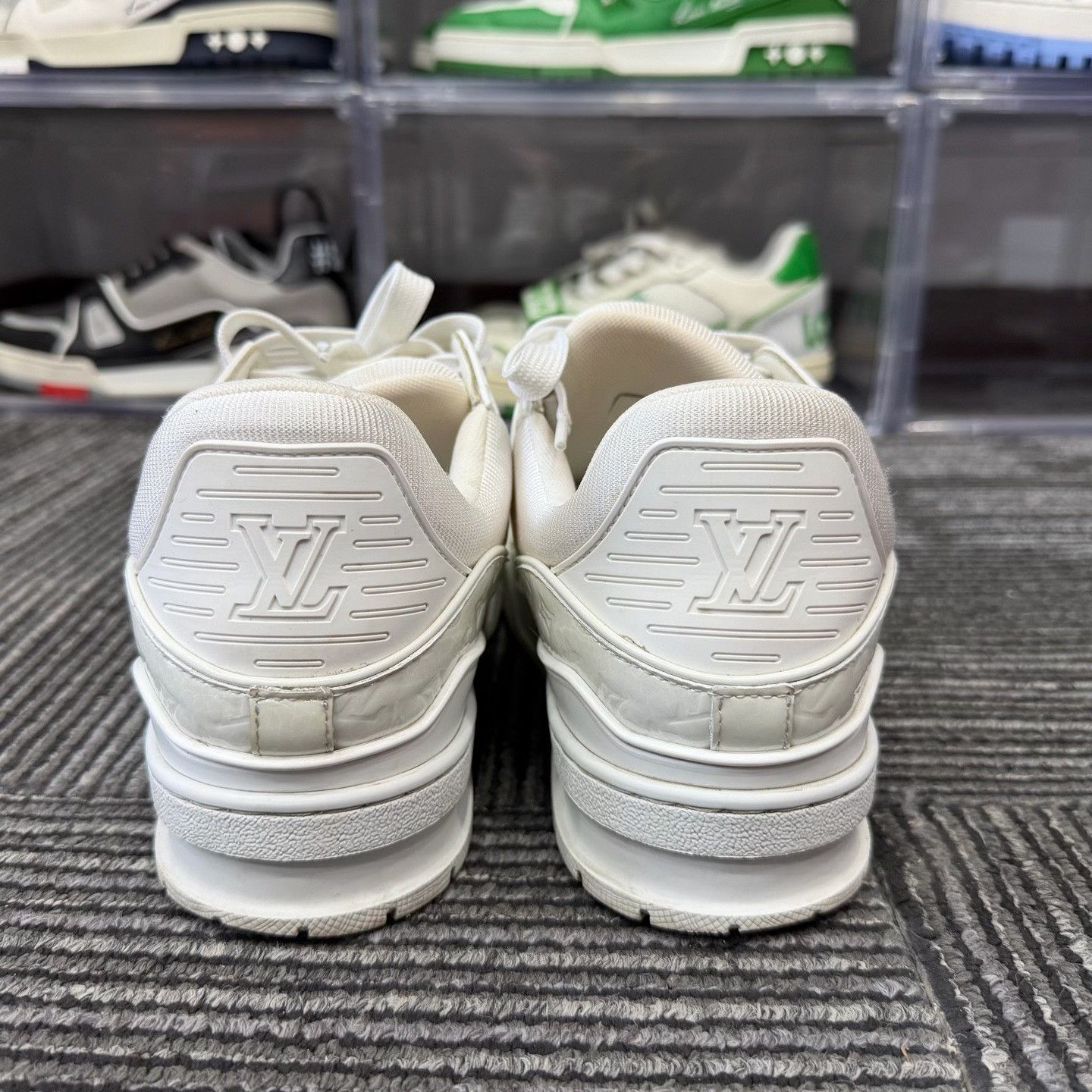 Louis Vuitton Louis Vuitton Training White Lowtop Sneakers 7.5 Men Size US 7.5 / EU 40-41 - 5 Thumbnail