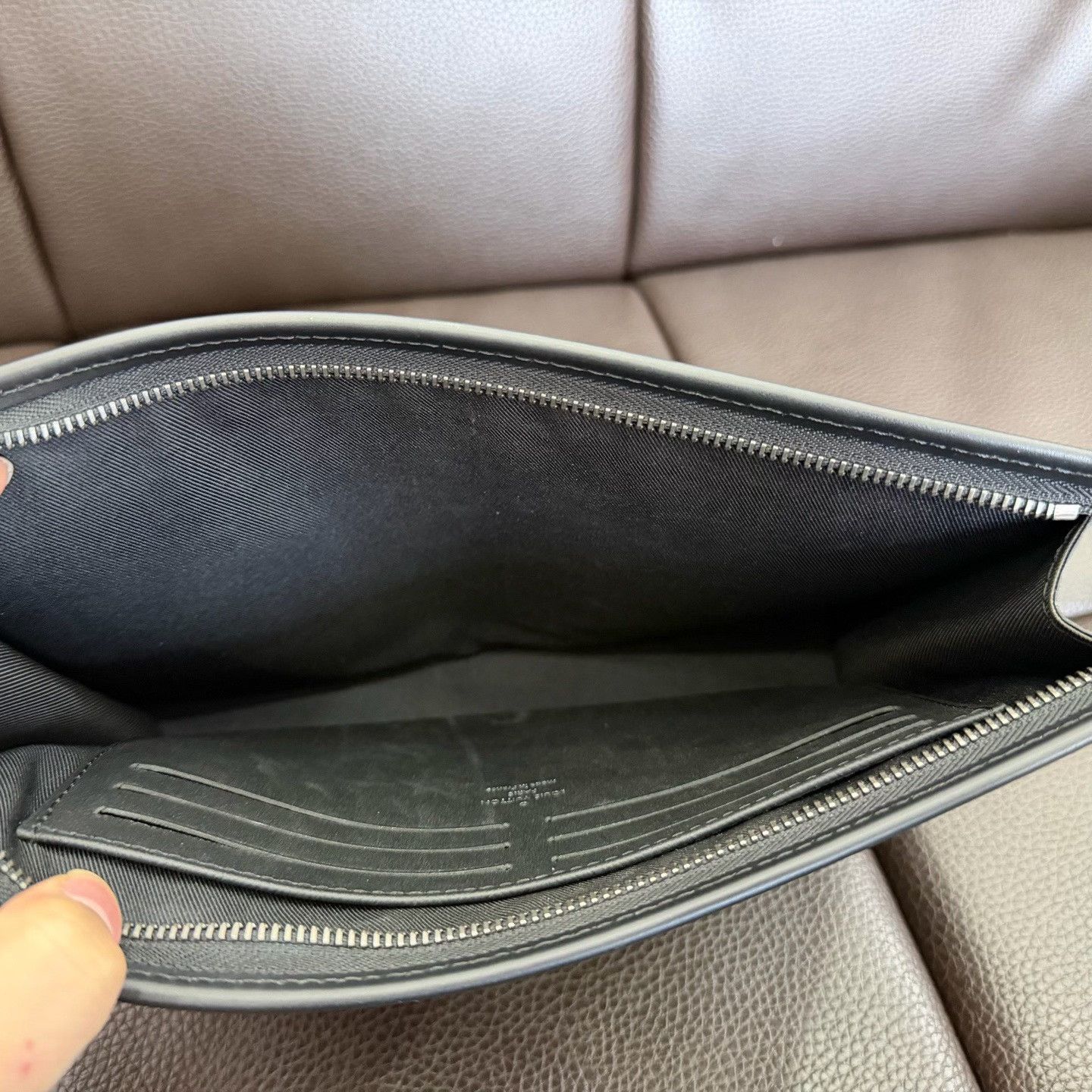 Louis Vuitton Louis Vuitton Black Bag one size Men Size ONE SIZE - 4 Thumbnail