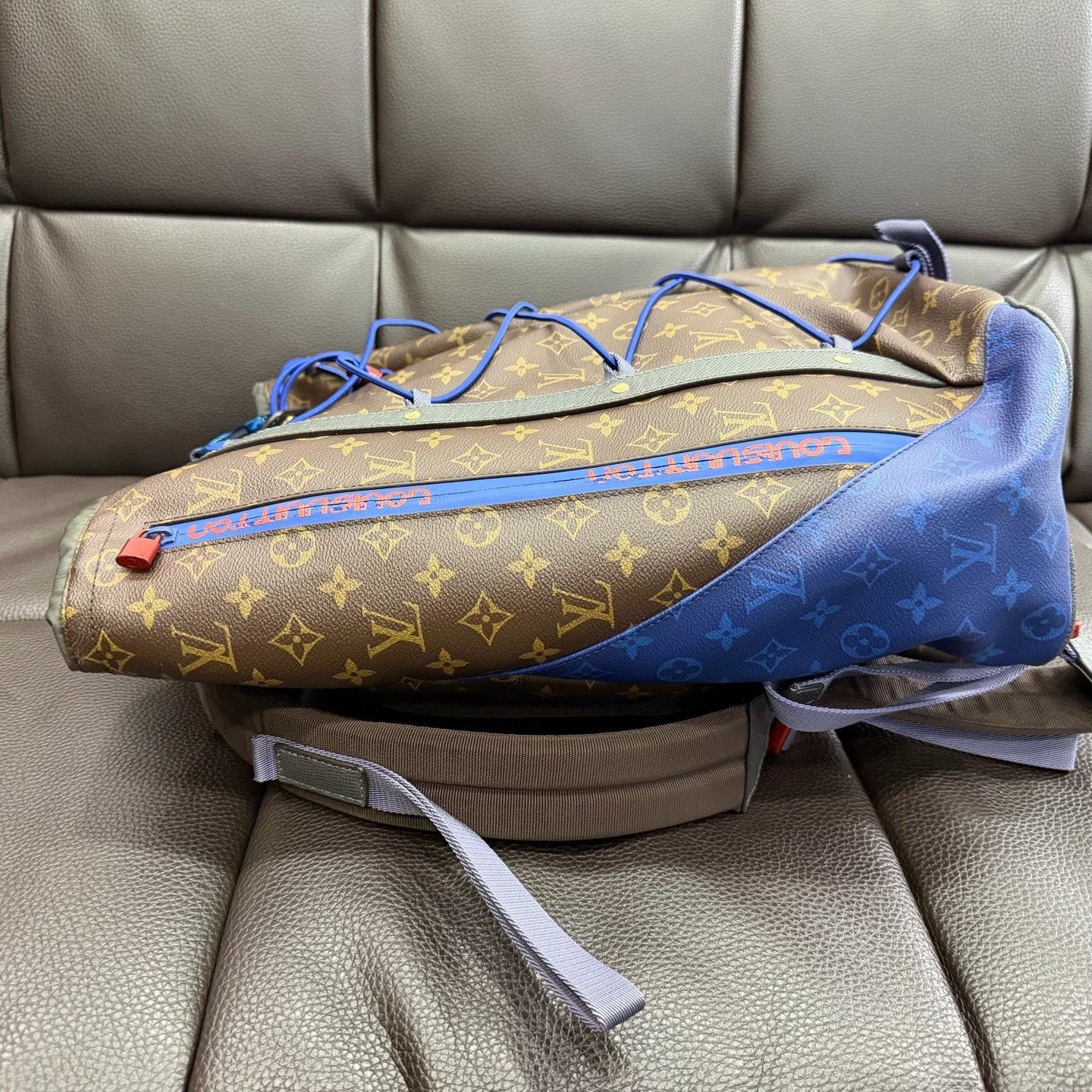 Louis Vuitton Louis Vuitton Hiking Bag one size Men Size ONE SIZE - 3 Thumbnail