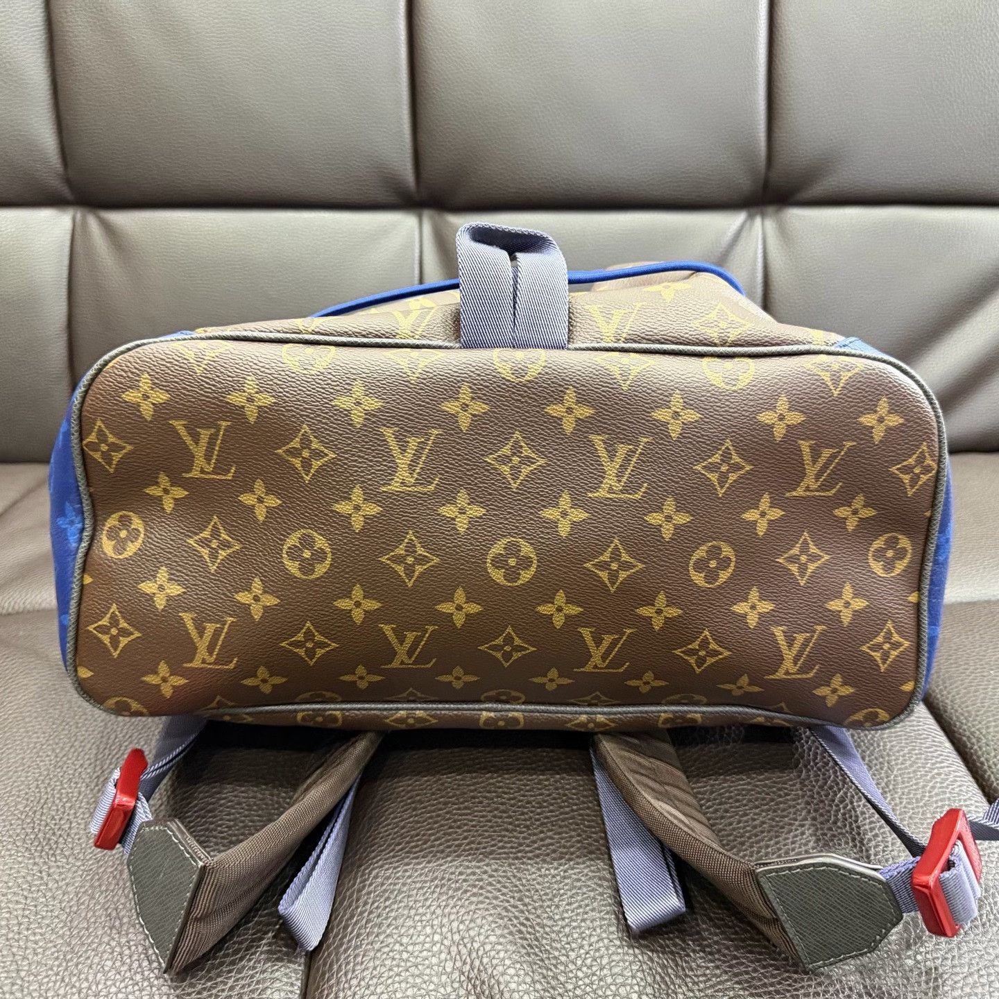 Louis Vuitton Louis Vuitton Hiking Bag one size Men Size ONE SIZE - 5 Thumbnail