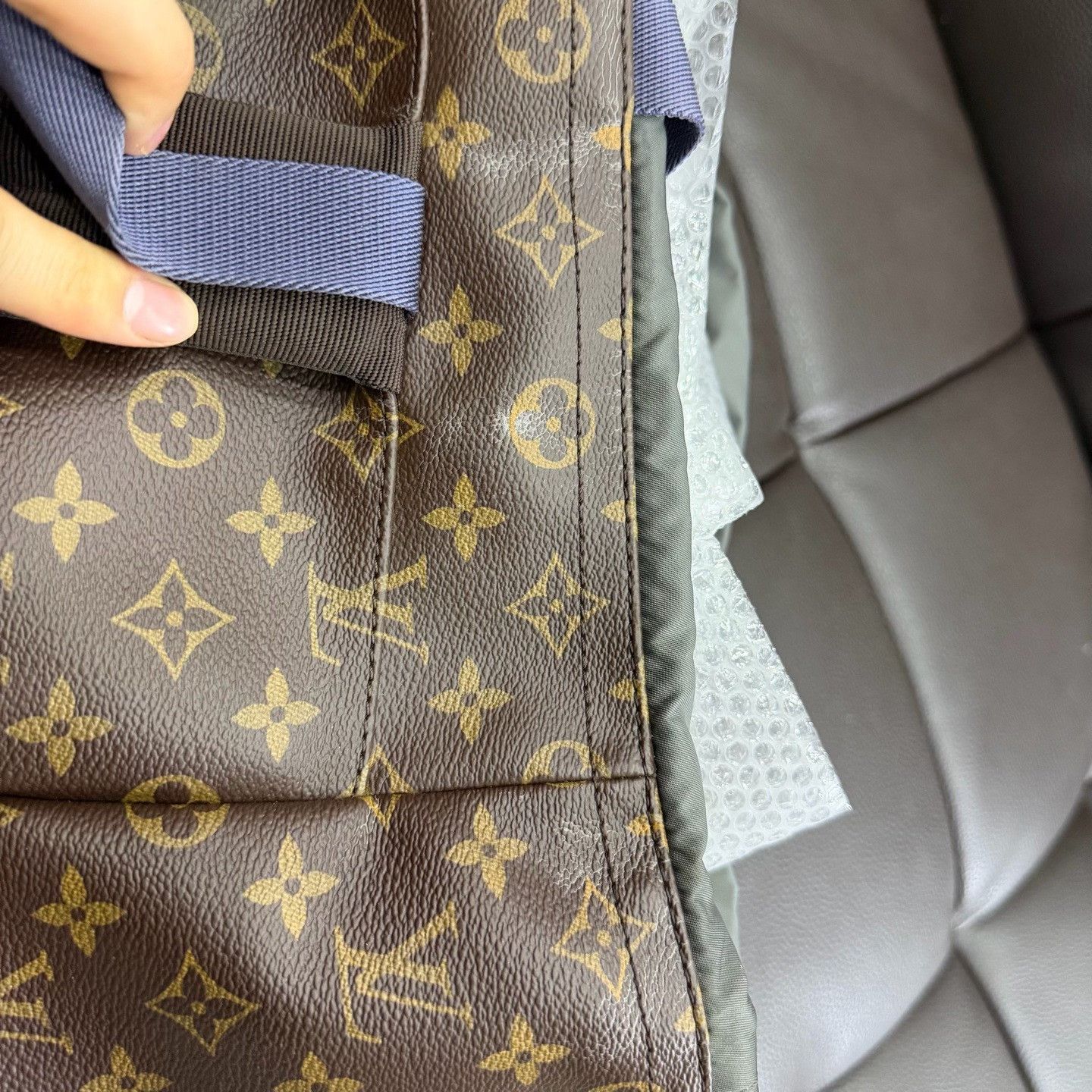 Louis Vuitton Louis Vuitton Hiking Bag one size Men Size ONE SIZE - 6 Thumbnail