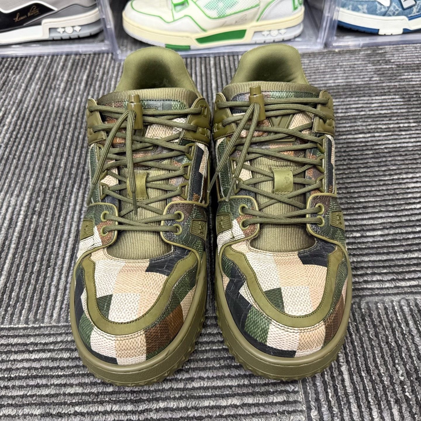 Louis Vuitton Louis Vuitton Training Green Lowtop Sneakers 9 Men Size US 9 / EU 42 - 4 Thumbnail