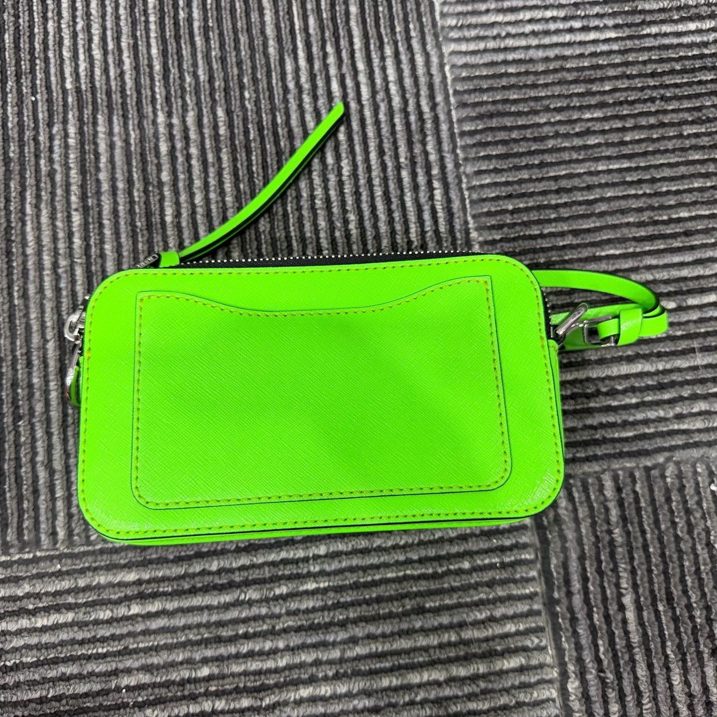 Louis Vuitton Louis Vuitton Glow Green Bag one size Men Size ONE SIZE - 2 Thumbnail