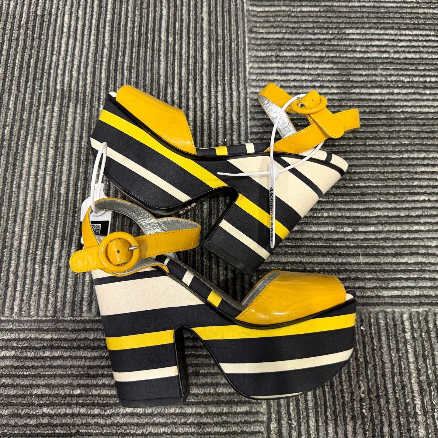 Prada Prada Sandals us_6 Women Size US 6 / IT 36 - 2 Thumbnail