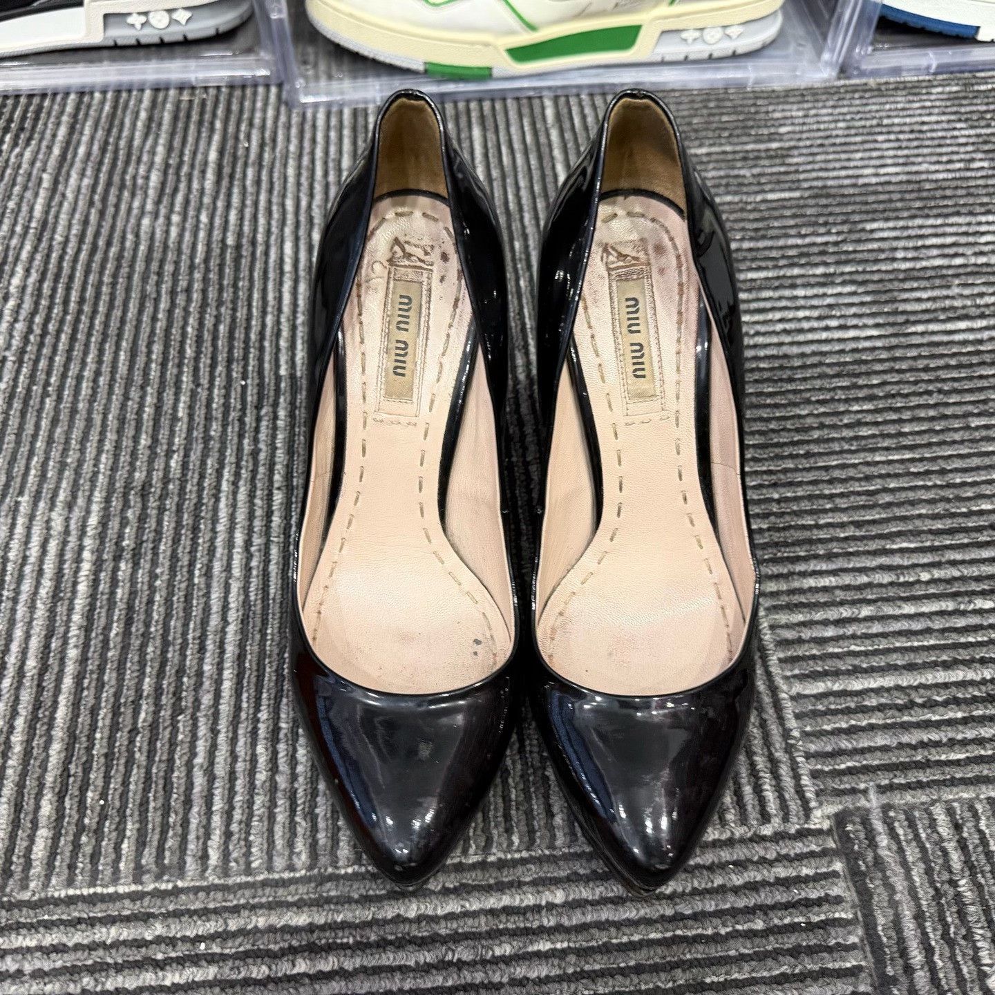 Miu Miu Miu Miu Patent Lowtop Sneakers us_6 Women Size US 6 / IT 36 - 4 Thumbnail