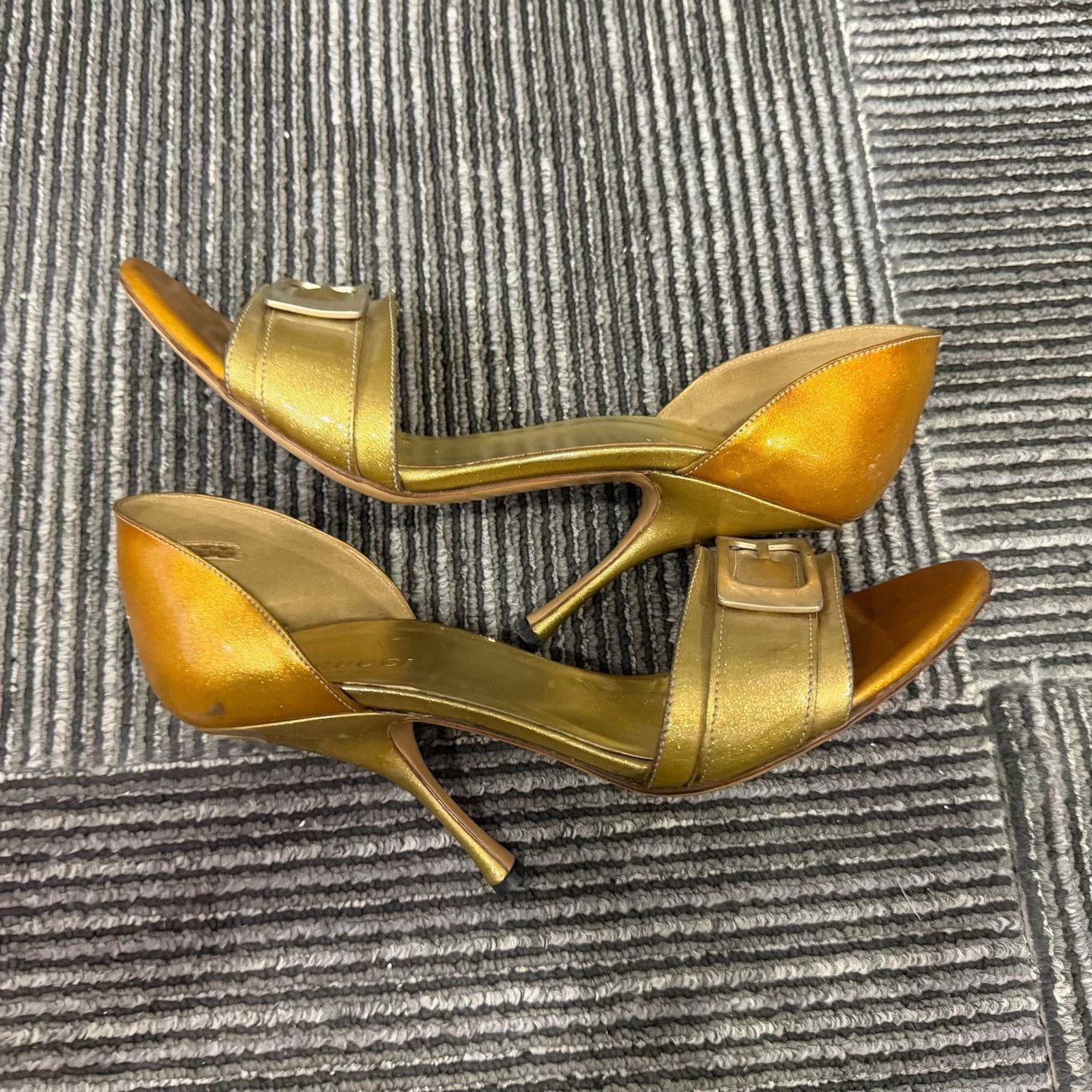 Gucci Gucci Gold Sandals us_6 Women Size US 6 / IT 36 - 2 Thumbnail