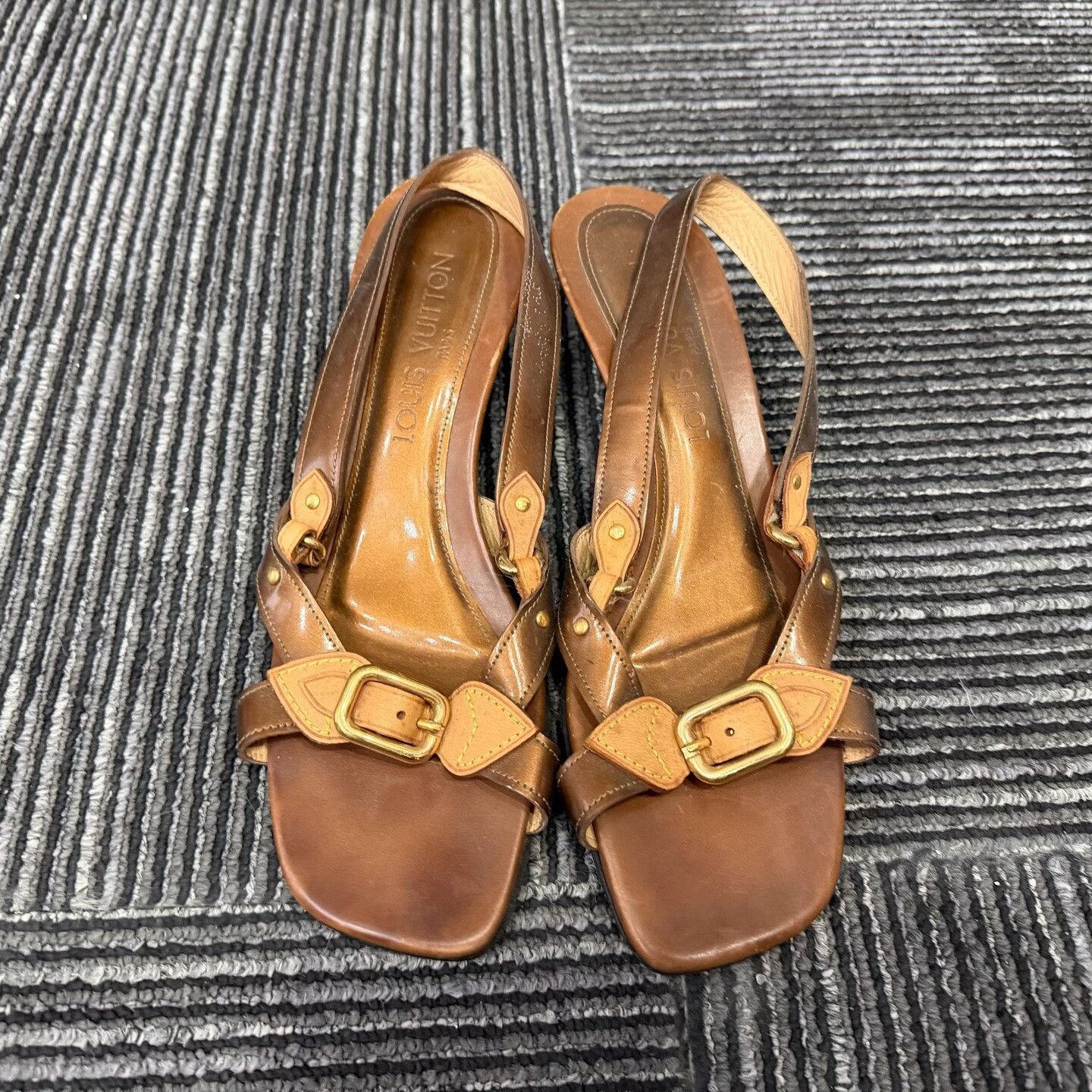 Louis Vuitton Louis Vuitton Sandals us_6-5 Women Size US 6.5 / IT 36.5 - 2 Thumbnail