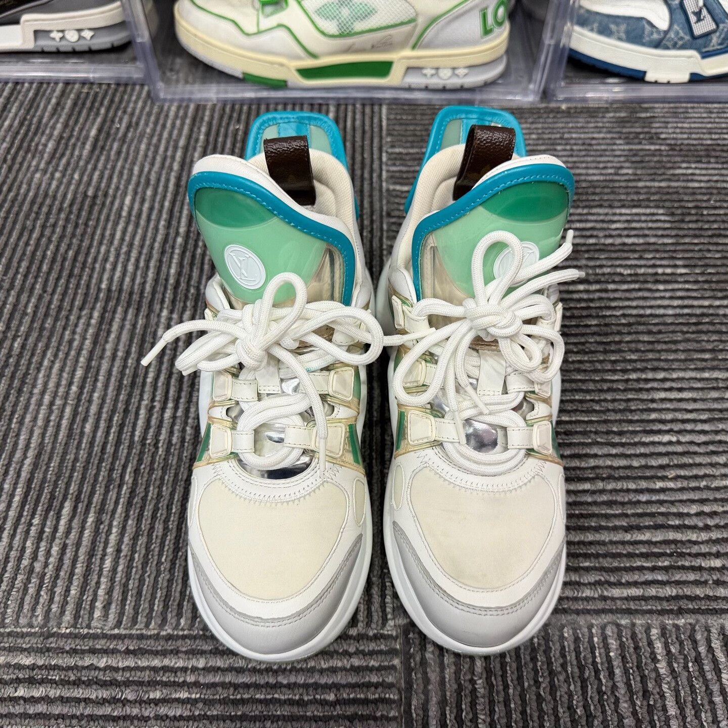 Louis Vuitton Louis Vuitton Green Lowtop Sneakers us_5 Women Size US 5 / IT 35 - 4 Thumbnail