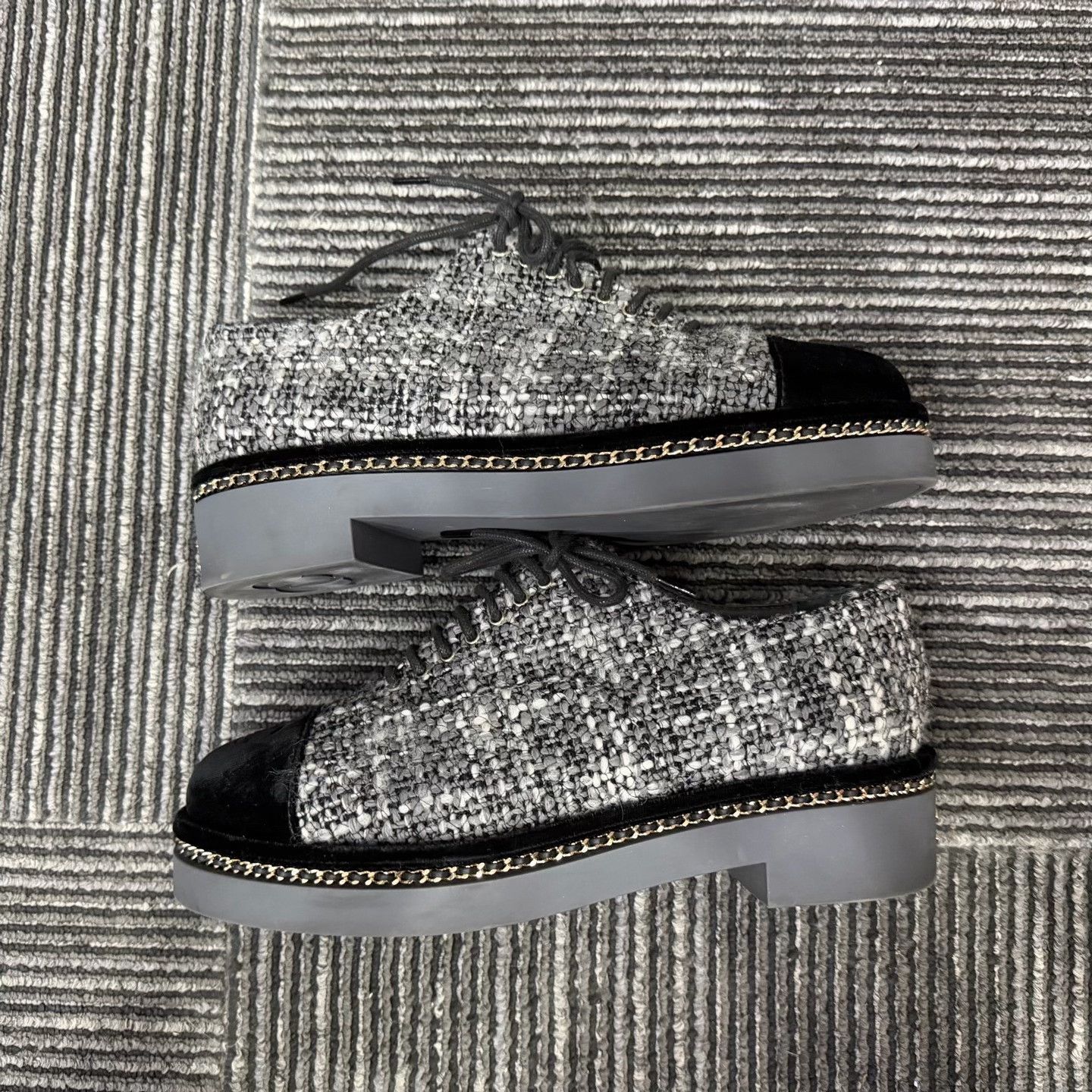 Chanel Chanel Retro Lowtop Sneakers us_6-5 Women Size US 6.5 / IT 36.5 - 2 Thumbnail