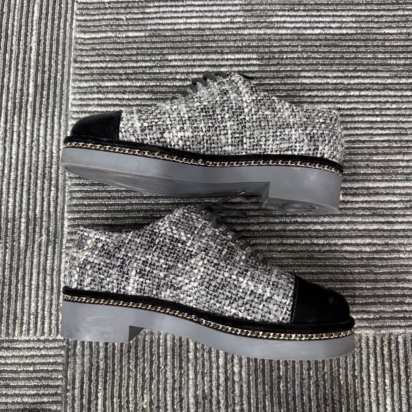 Chanel Chanel Retro Lowtop Sneakers us_6-5 Women Size US 6.5 / IT 36.5 - 3 Thumbnail