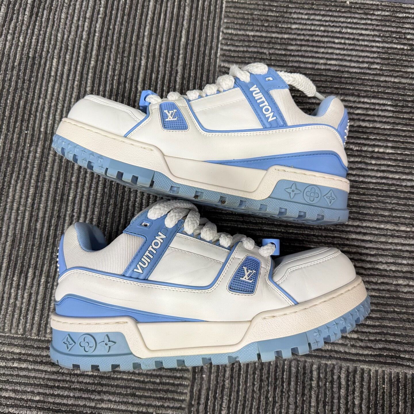 Louis Vuitton Louis Vuitton Training Blue Lowtop Sneakers 7.5 Men Size US 7.5 / EU 40-41 - 2 Thumbnail