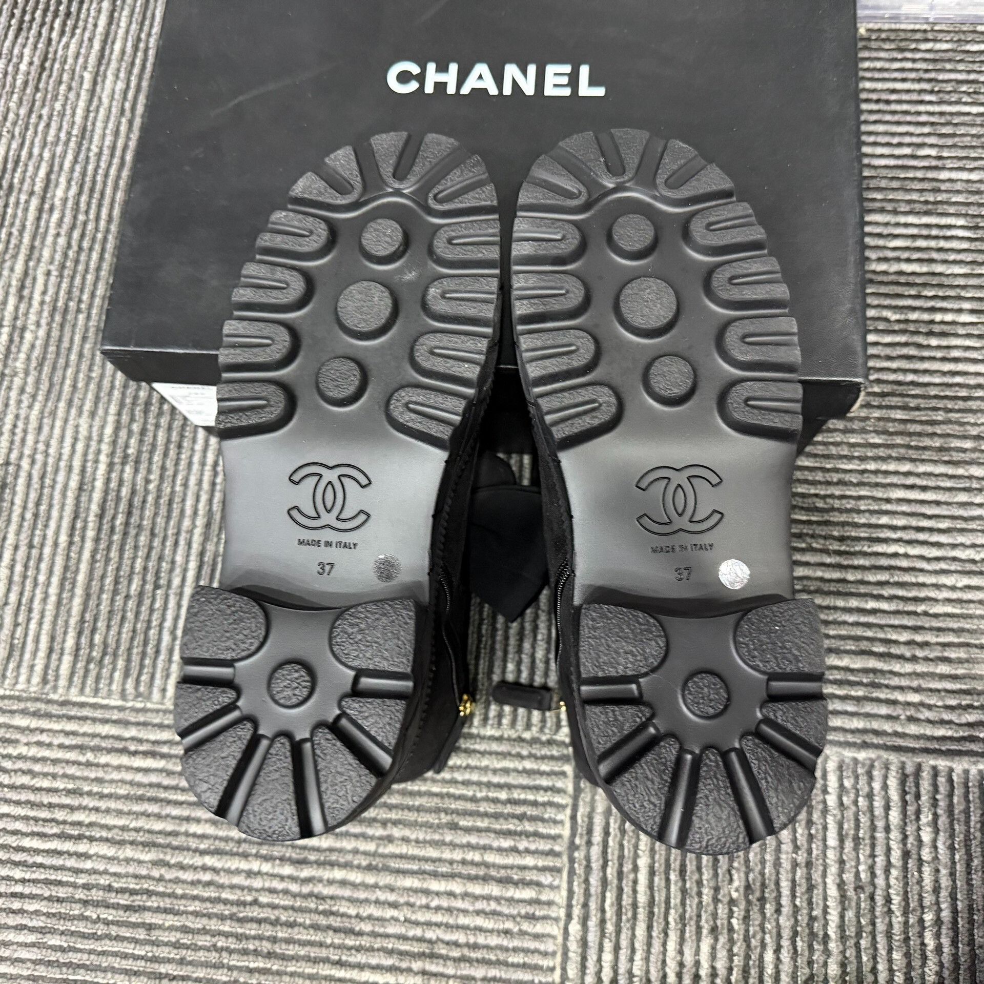 Chanel Chanel Suede Boots us_6-5 Women Size US 6.5 / IT 36.5 - 6 Thumbnail
