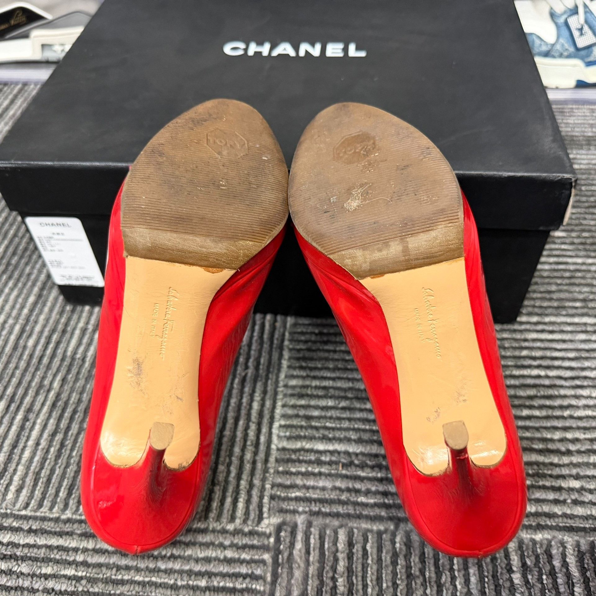 Salvatore Ferragamo Salvatore Ferragamo Red Lowtop Sneakers us_6 Women Size US 6 / IT 36 - 4 Thumbnail