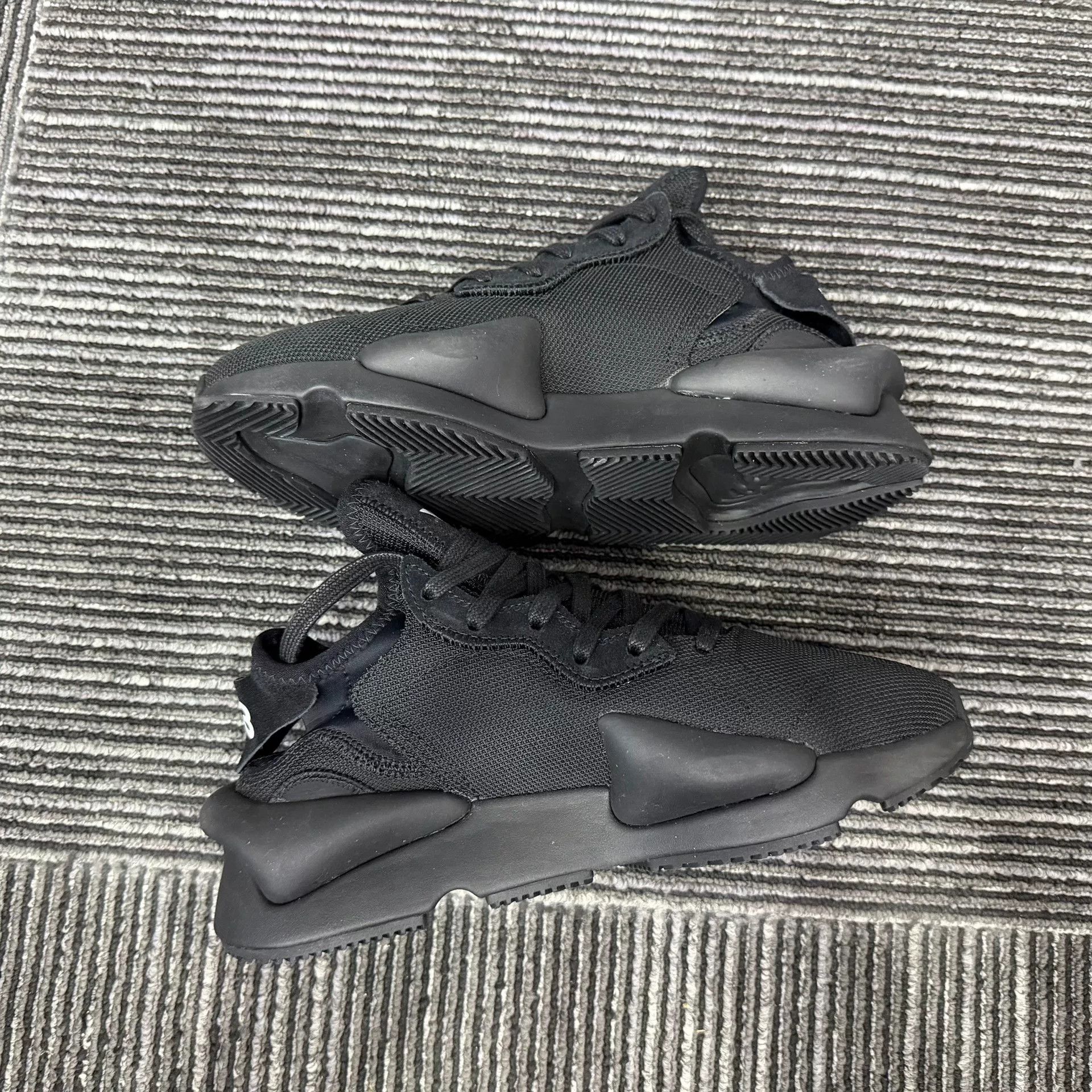 Y-3 Y-3 Casual Lowtop Sneakers us_7-5 Women Size US 7.5 / IT 37.5 - 3 Thumbnail