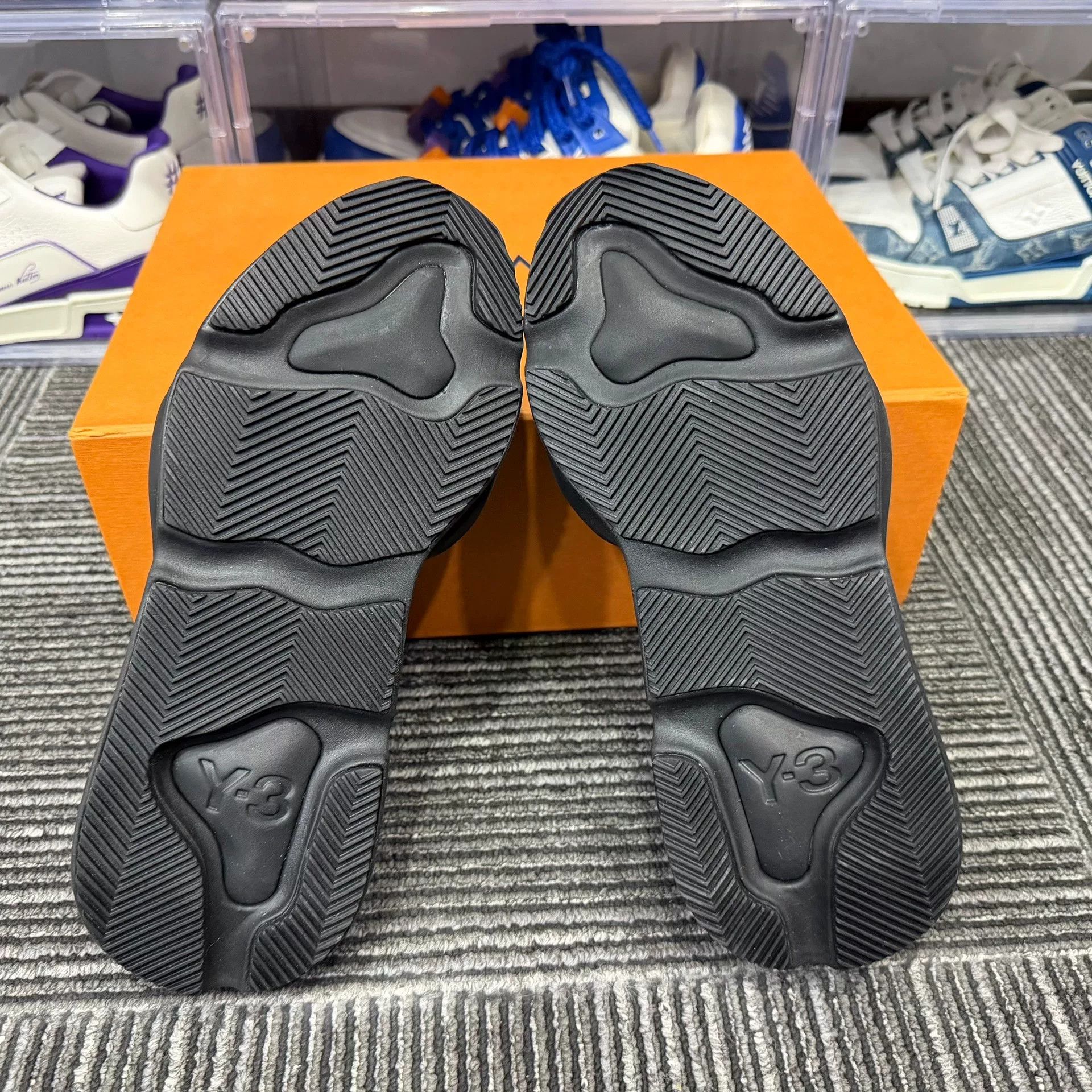 Y-3 Y-3 Casual Lowtop Sneakers us_7-5 Women Size US 7.5 / IT 37.5 - 6 Thumbnail