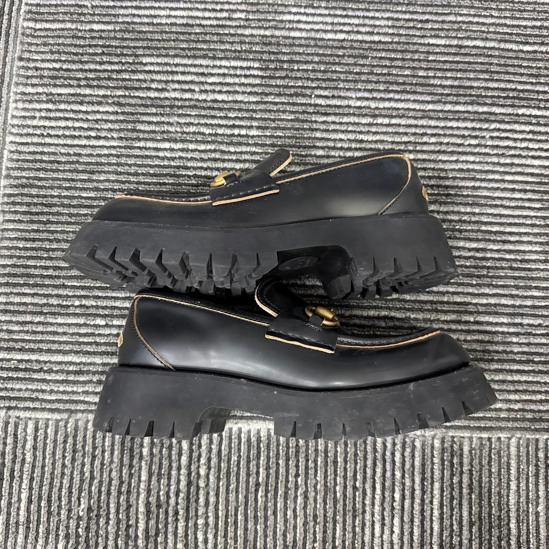 Gucci Gucci Black Lowtop Sneakers us_6-5 Women Size US 6.5 / IT 36.5 - 2 Thumbnail