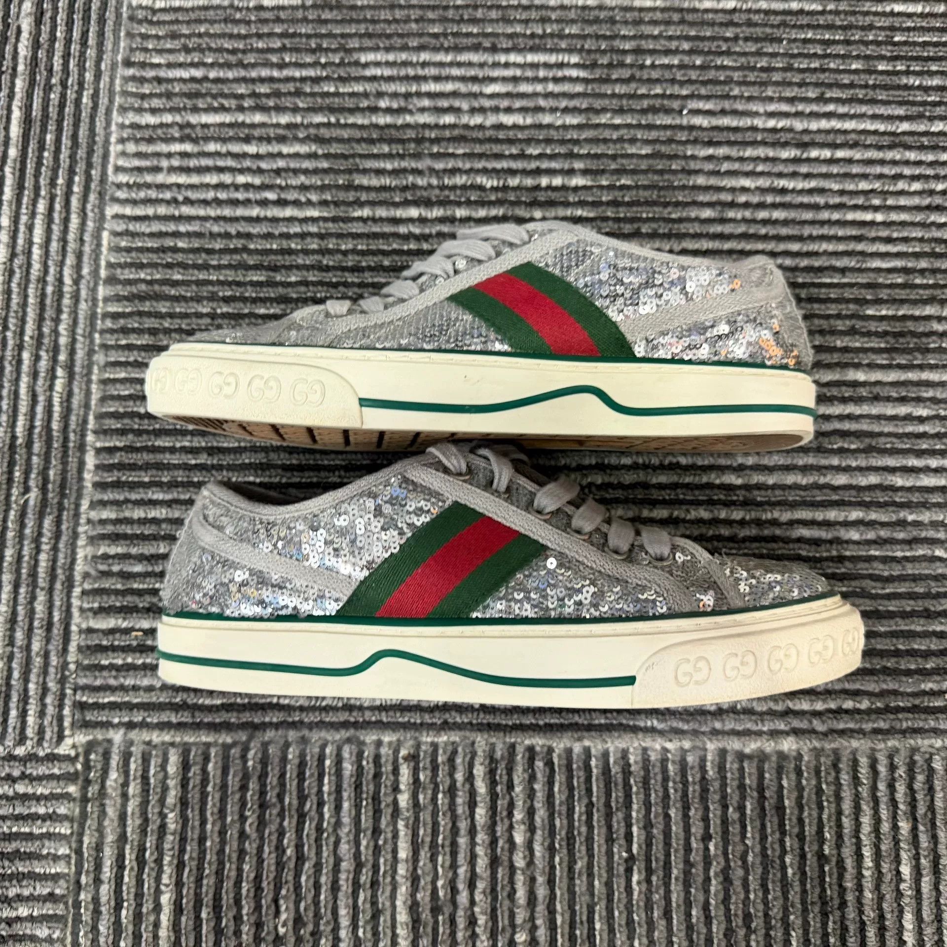 Gucci Gucci Lowtop Sneakers us_5 Women Size US 5 / IT 35 - 2 Thumbnail
