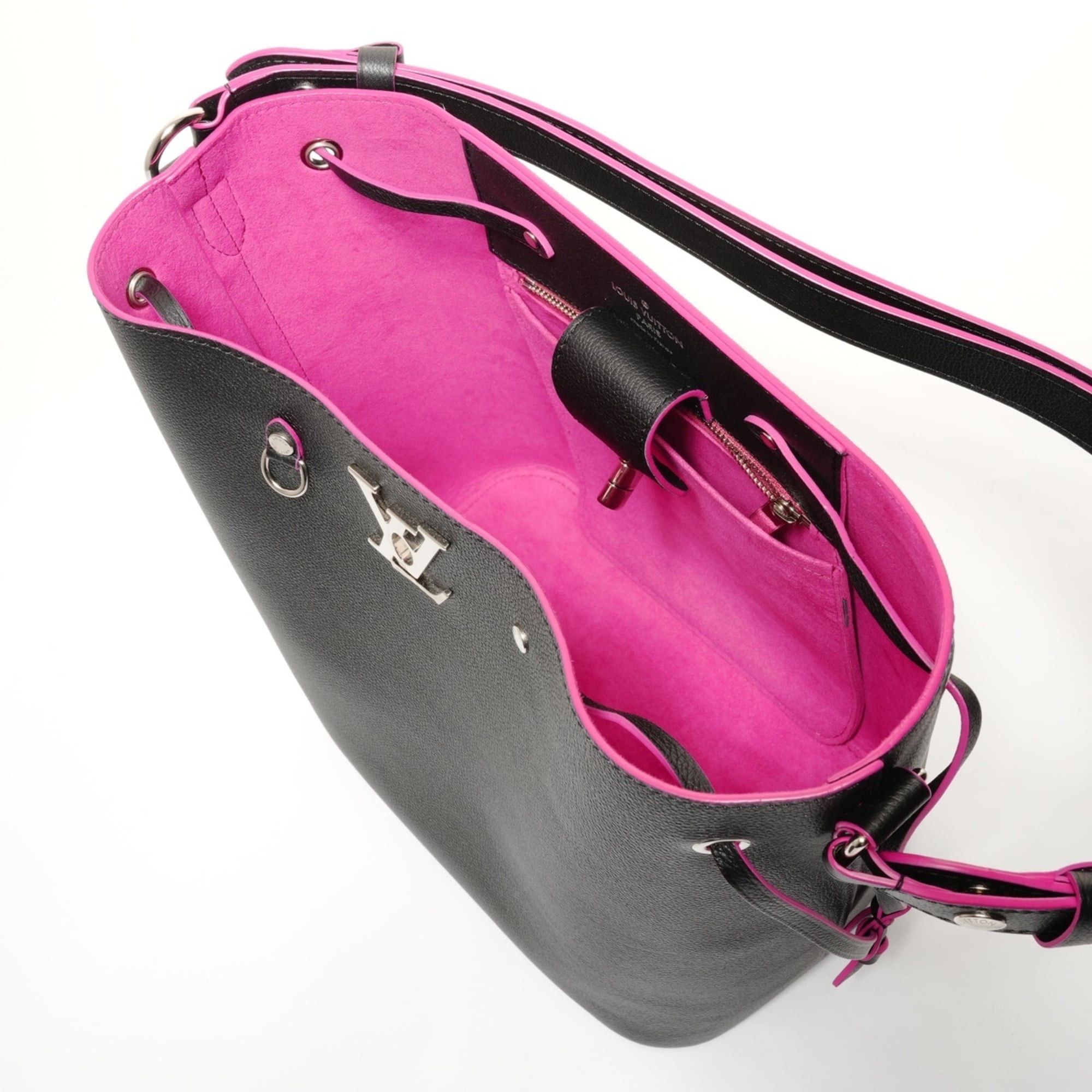 Louis Vuitton Louis Vuitton Lockme Bucket Shoulder Bag, Black, 2019 Model Size ONE SIZE - 10 Thumbnail