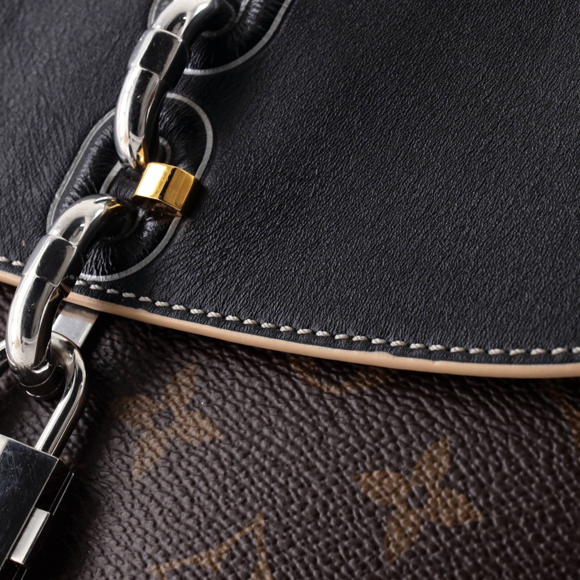 Louis Vuitton Chain It Handbag Size ONE SIZE - 6 Thumbnail