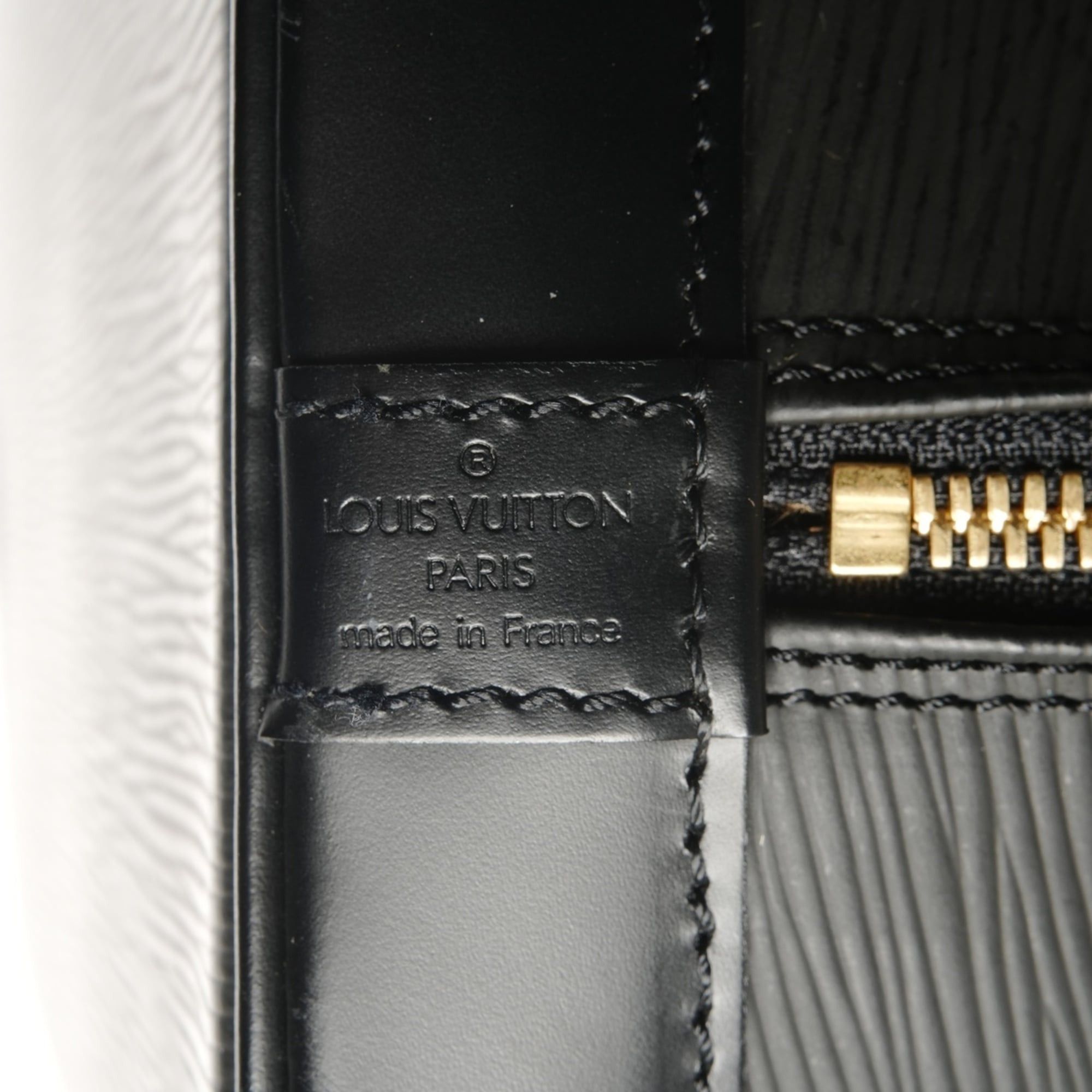 Louis Vuitton Louis Vuitton Alma PM handbag, Epi leather, black, manufactured in 2001. Size ONE SIZE - 9 Thumbnail