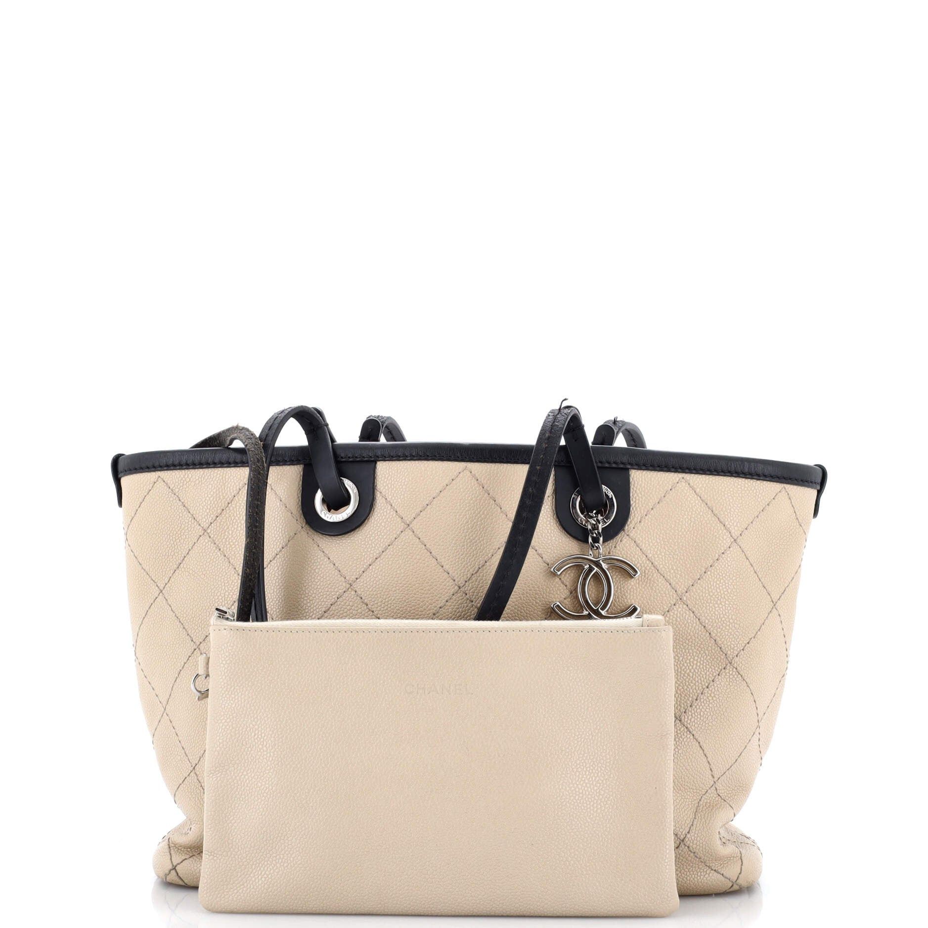 Chanel Fever Tote Size ONE SIZE - 2 Thumbnail