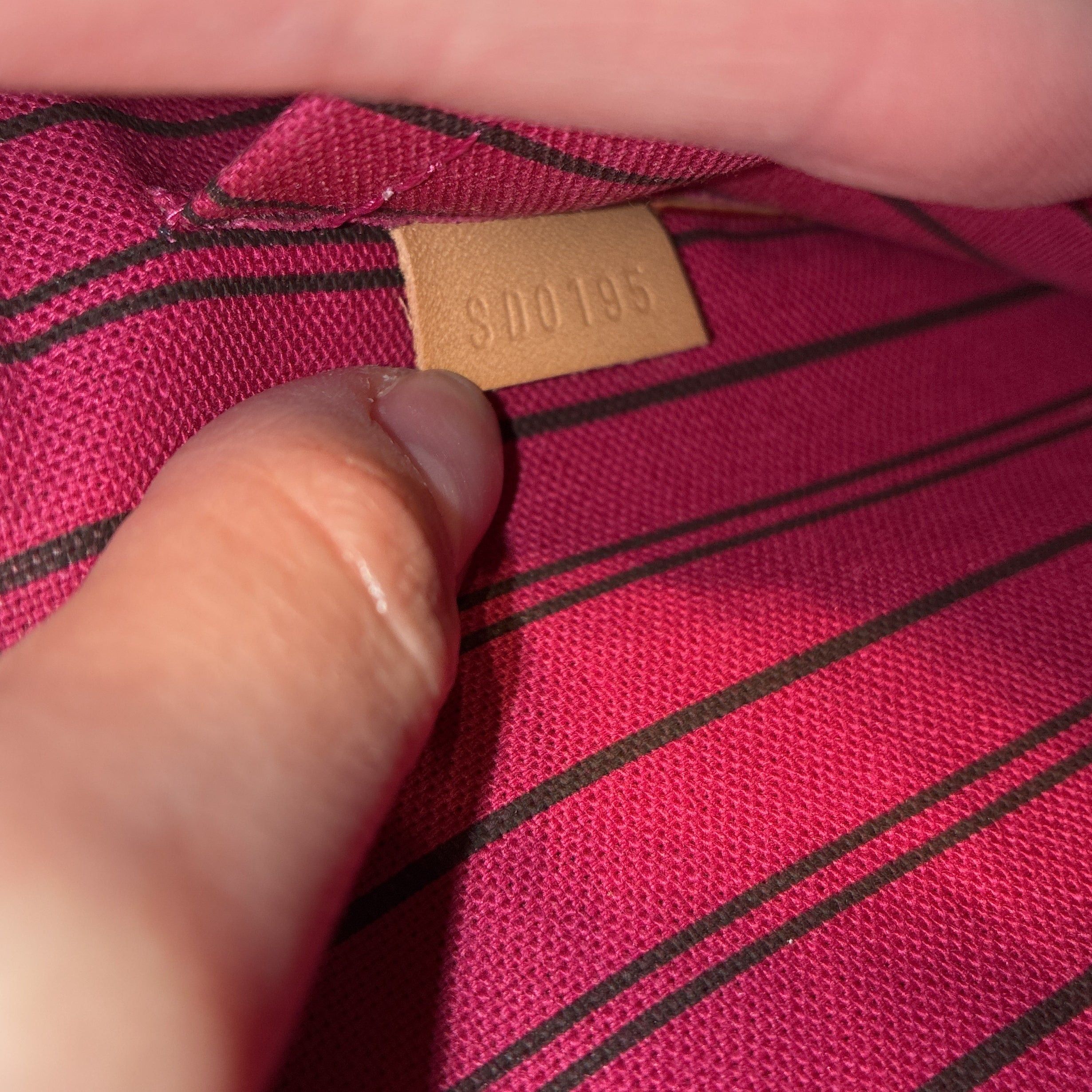 Louis Vuitton Neverfull Pochette Size ONE SIZE - 8 Thumbnail