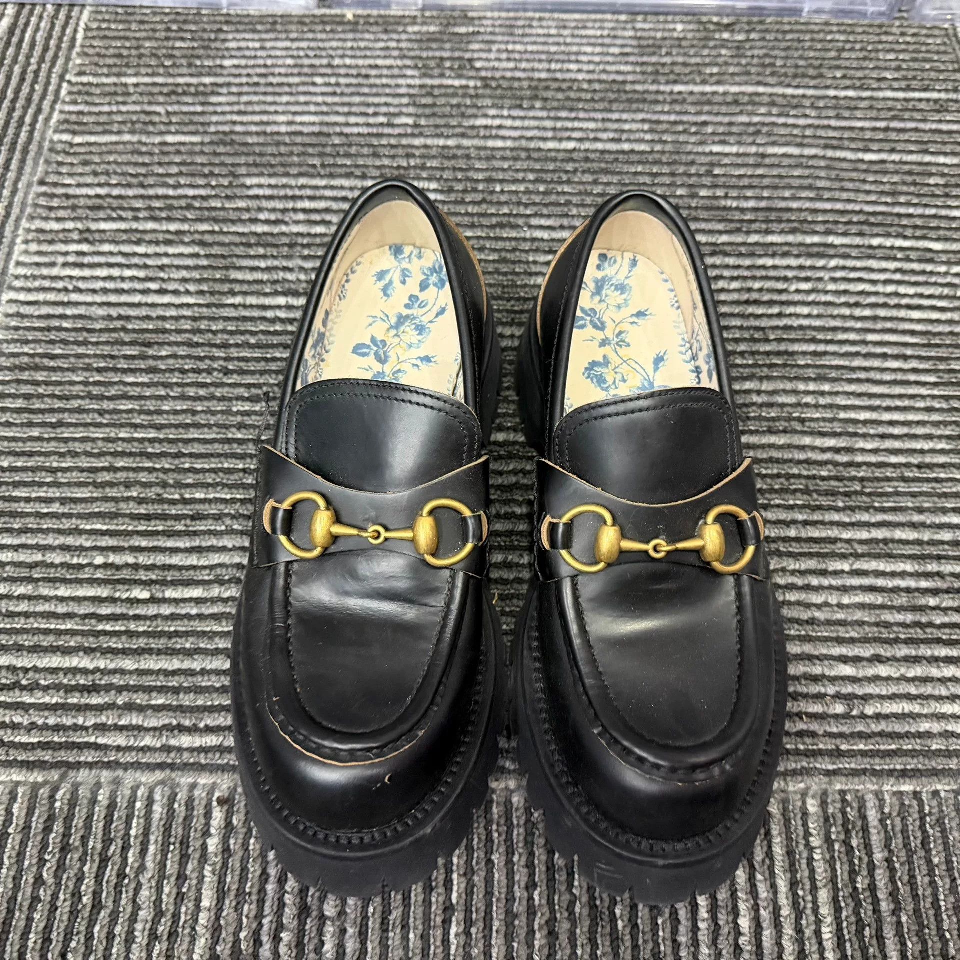 Gucci Gucci Embroidered Lowtop Sneakers us_6 Women Size US 6 / IT 36 - 4 Thumbnail