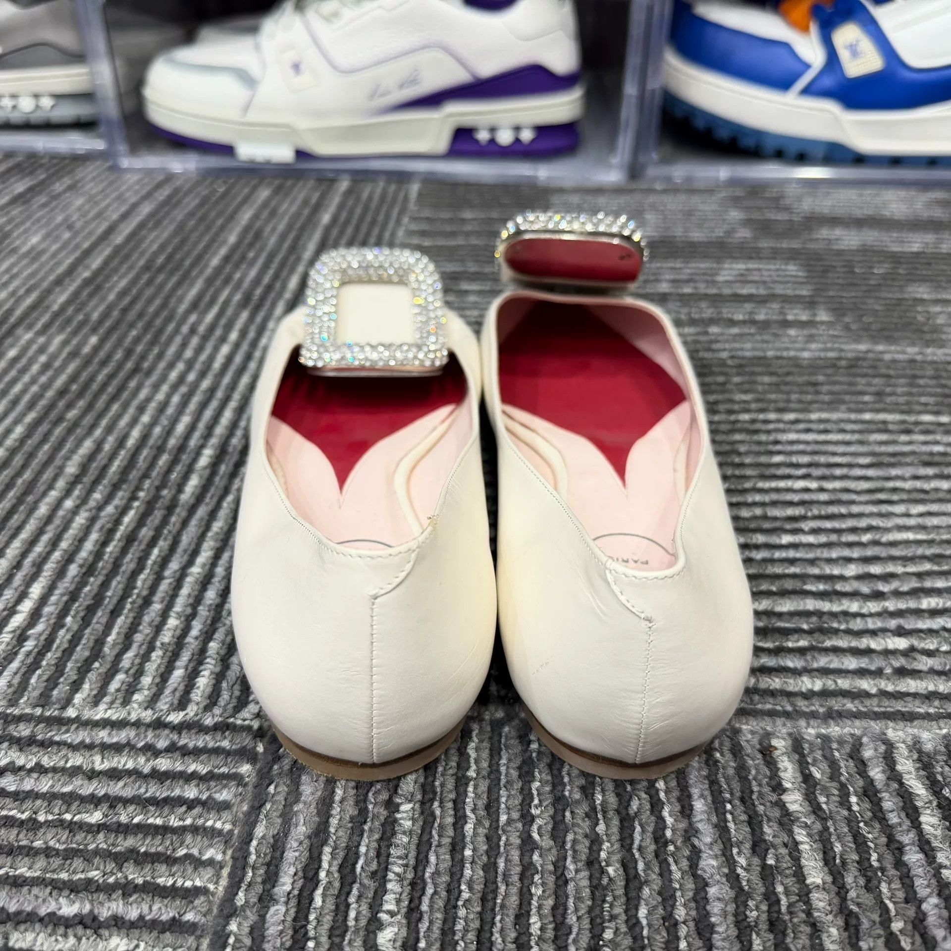 Roger Vivier Roger Vivier Retro White Lowtop Sneakers us_7-5 Women Size US 7.5 / IT 37.5 - 3 Thumbnail