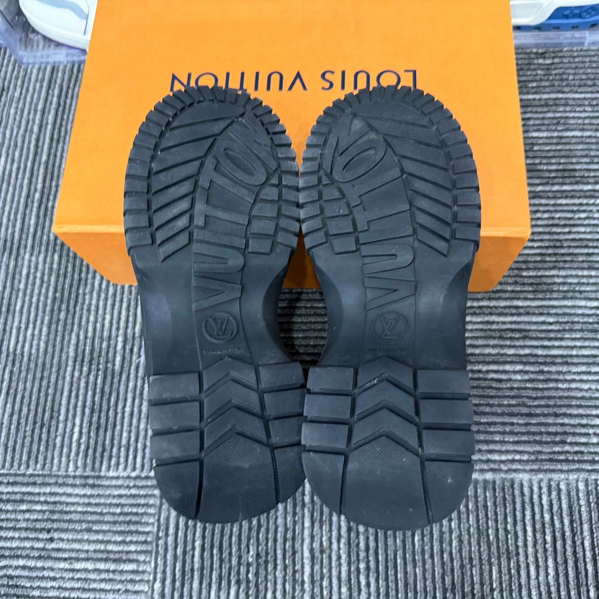 Louis Vuitton Louis Vuitton Black Boots us_7-5 Women Size US 7.5 / IT 37.5 - 6 Thumbnail