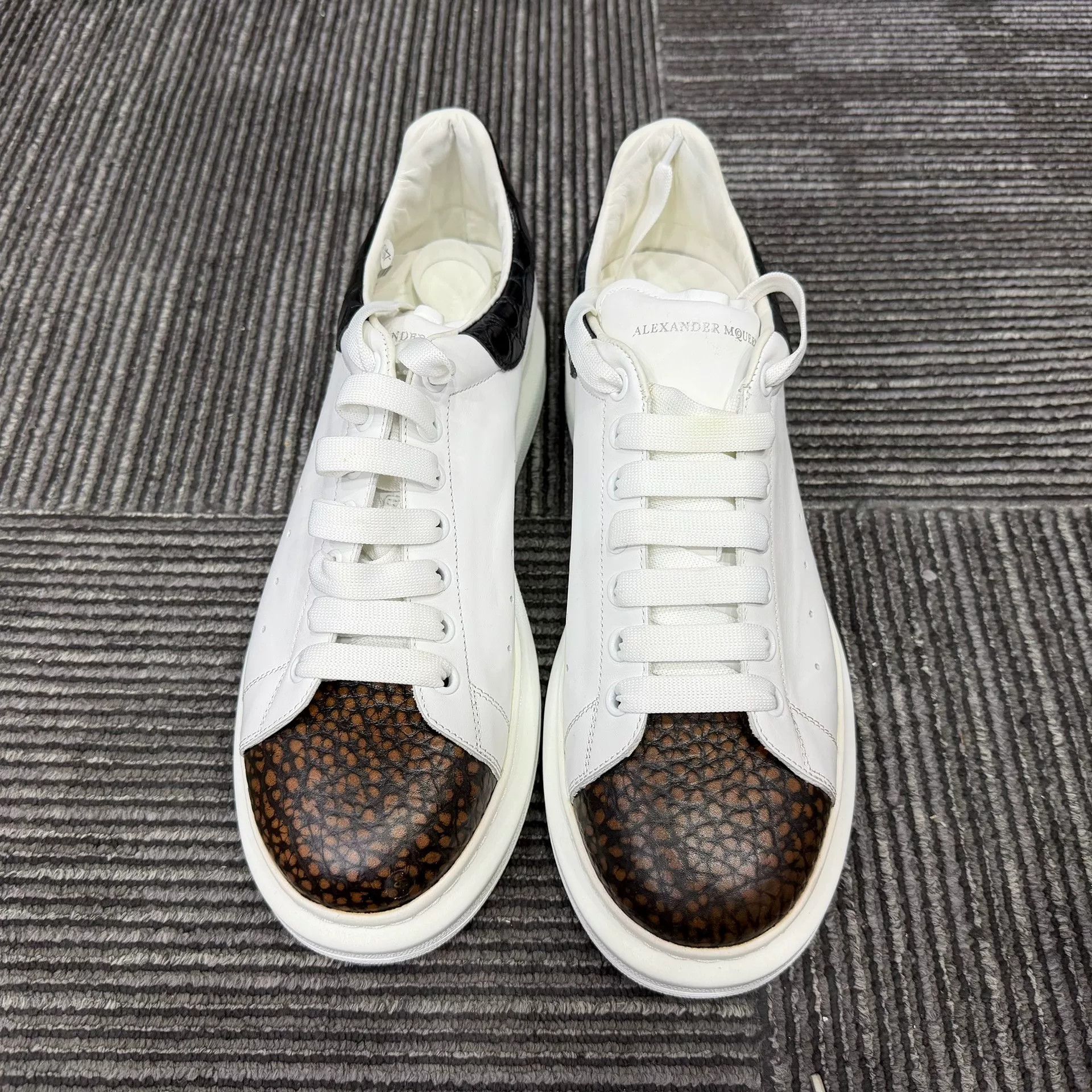 Alexander McQueen Casual White Lowtop Sneakers 11.5 Men Size US 11.5 / EU 44-45 - 4 Thumbnail