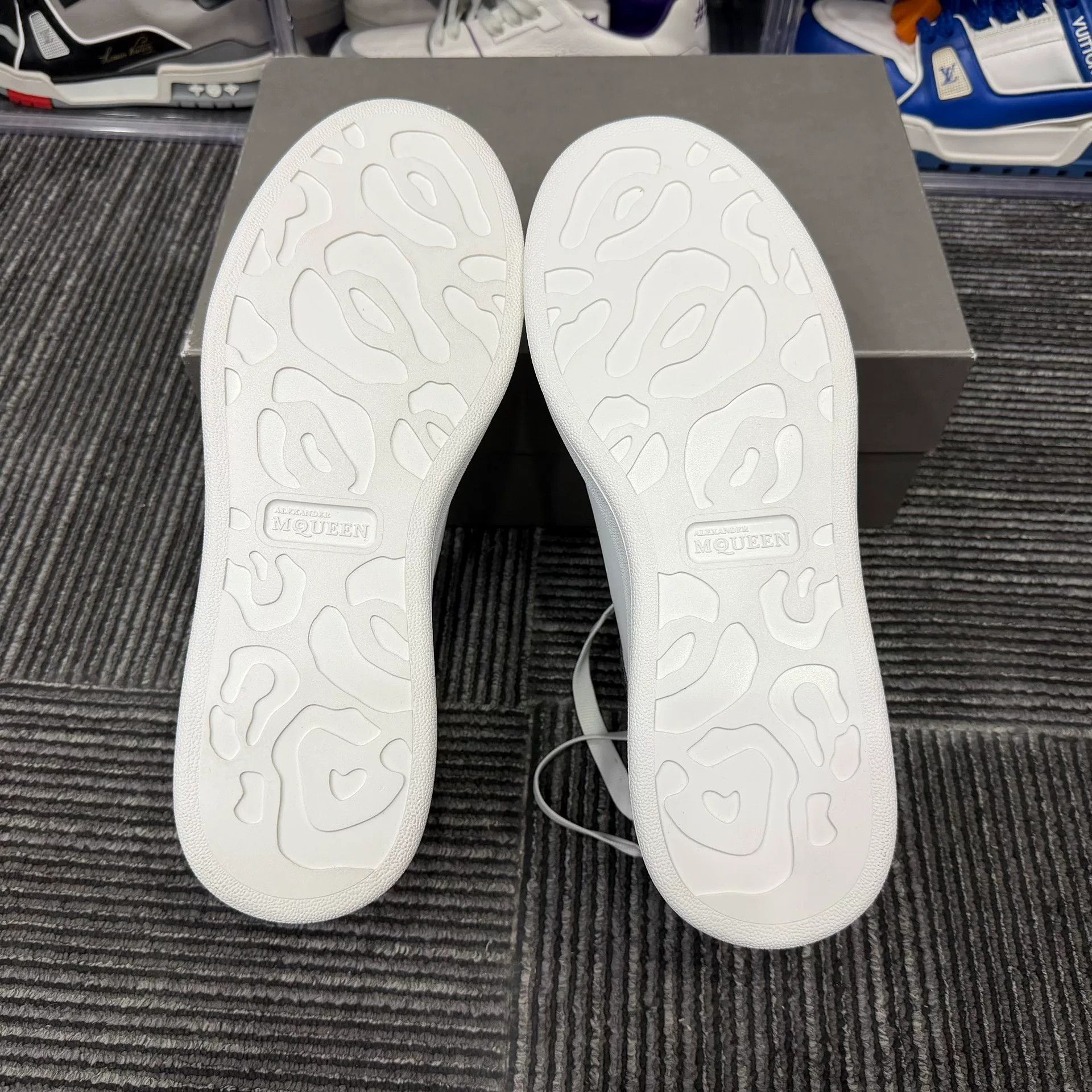 Alexander McQueen Casual White Lowtop Sneakers 11.5 Men Size US 11.5 / EU 44-45 - 6 Thumbnail