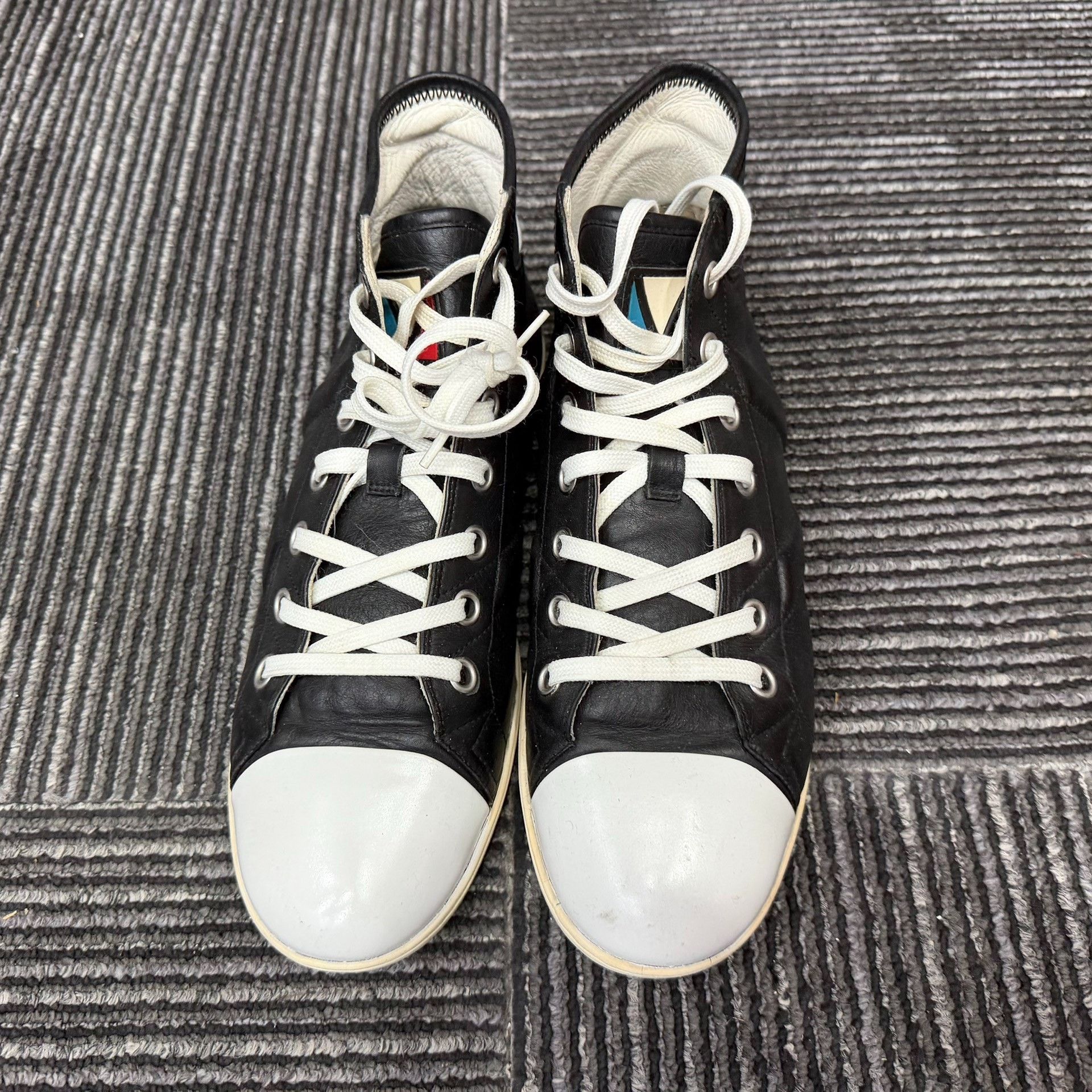 Louis Vuitton Louis Vuitton Black Hitop Sneakers 7 Men Size US 7 / EU 40 - 4 Thumbnail