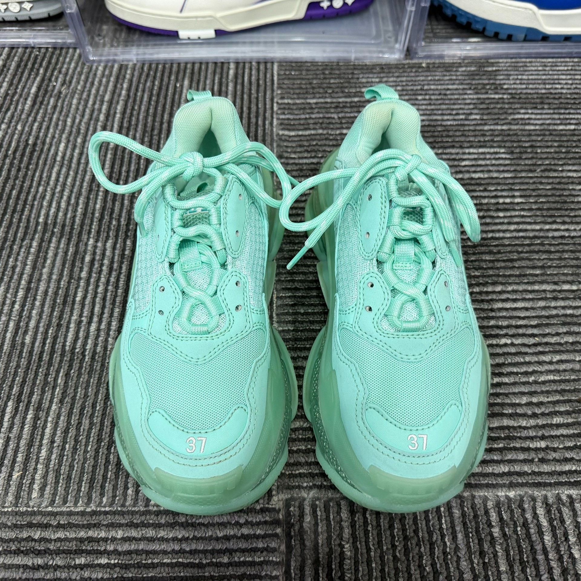 Balenciaga Balenciaga Green Lowtop Sneakers us_6-5 Women Size US 6.5 / IT 36.5 - 4 Thumbnail