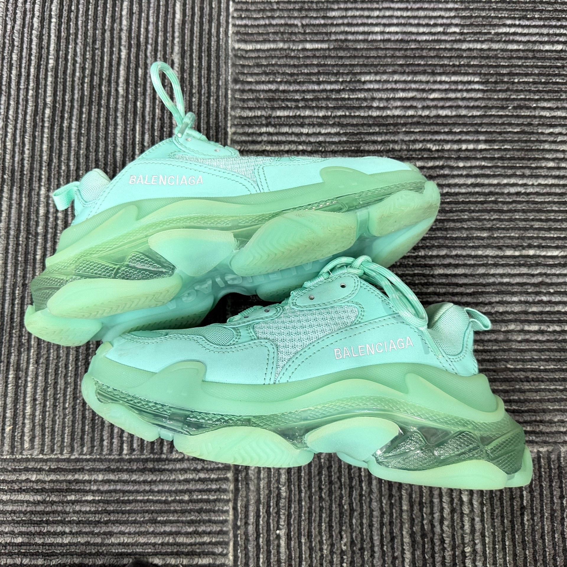 Balenciaga Balenciaga Green Lowtop Sneakers us_6-5 Women Size US 6.5 / IT 36.5 - 2 Thumbnail