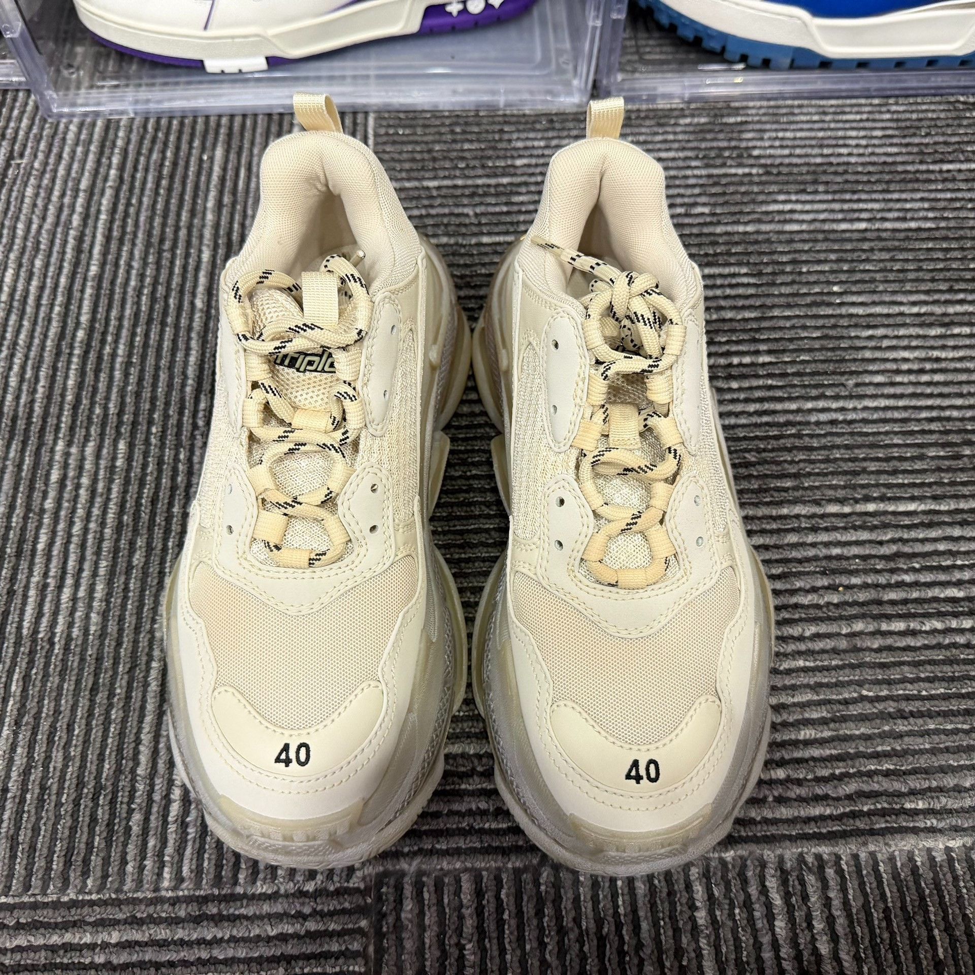 Balenciaga Balenciaga White Lowtop Sneakers 7.5 Men Size US 7.5 / EU 40-41 - 4 Thumbnail