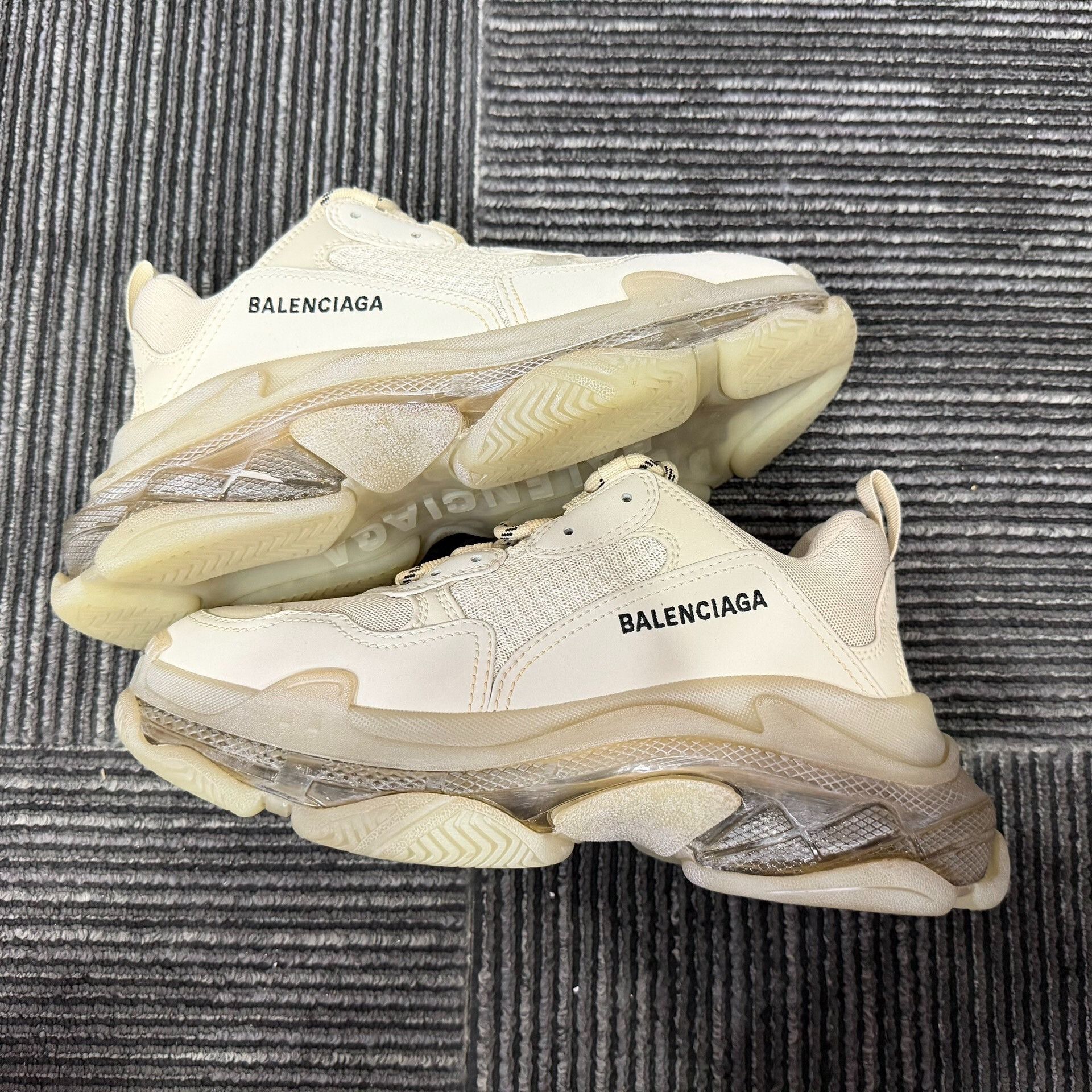 Balenciaga Balenciaga White Lowtop Sneakers 7.5 Men Size US 7.5 / EU 40-41 - 2 Thumbnail