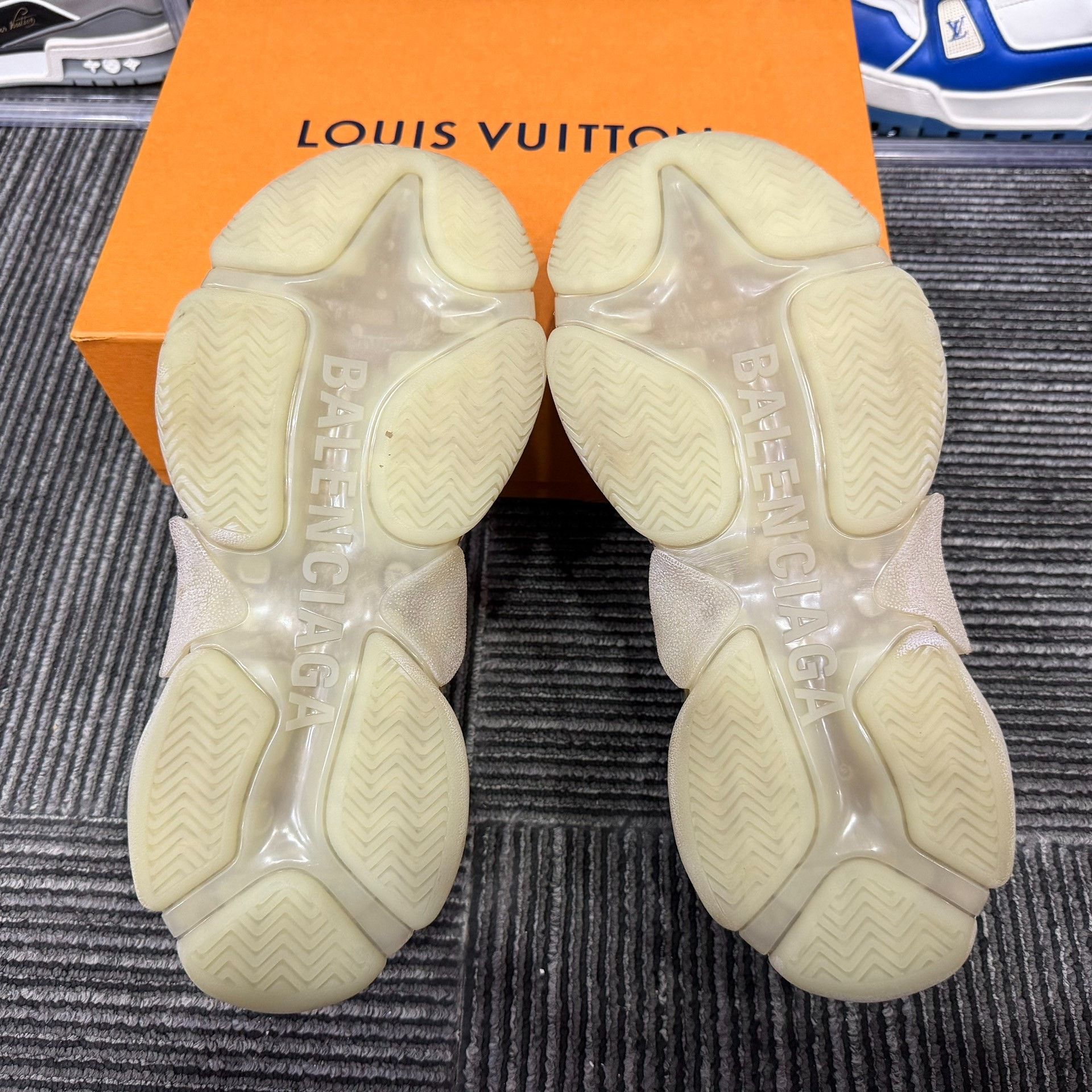Balenciaga Balenciaga White Lowtop Sneakers 7.5 Men Size US 7.5 / EU 40-41 - 6 Thumbnail