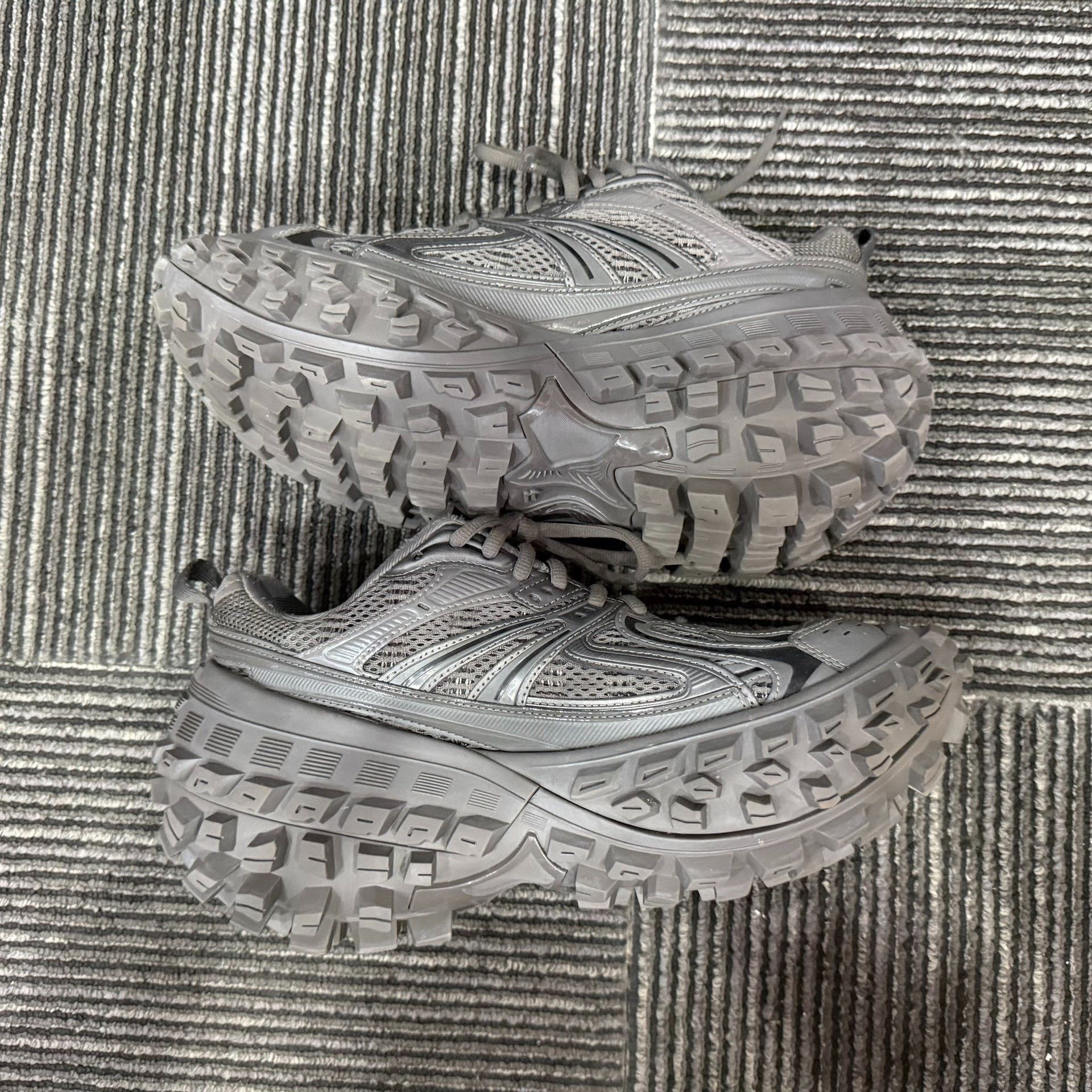 Balenciaga Balenciaga Gray Lowtop Sneakers 6.5 Men Size US 6.5 / EU 39-40 - 3 Thumbnail