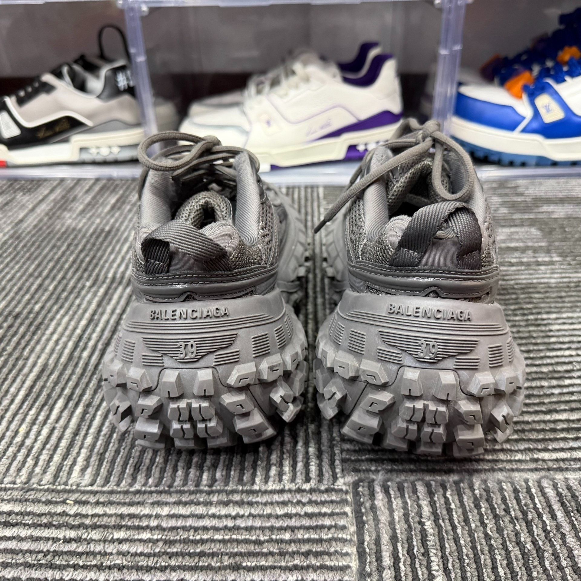 Balenciaga Balenciaga Gray Lowtop Sneakers 6.5 Men Size US 6.5 / EU 39-40 - 6 Thumbnail
