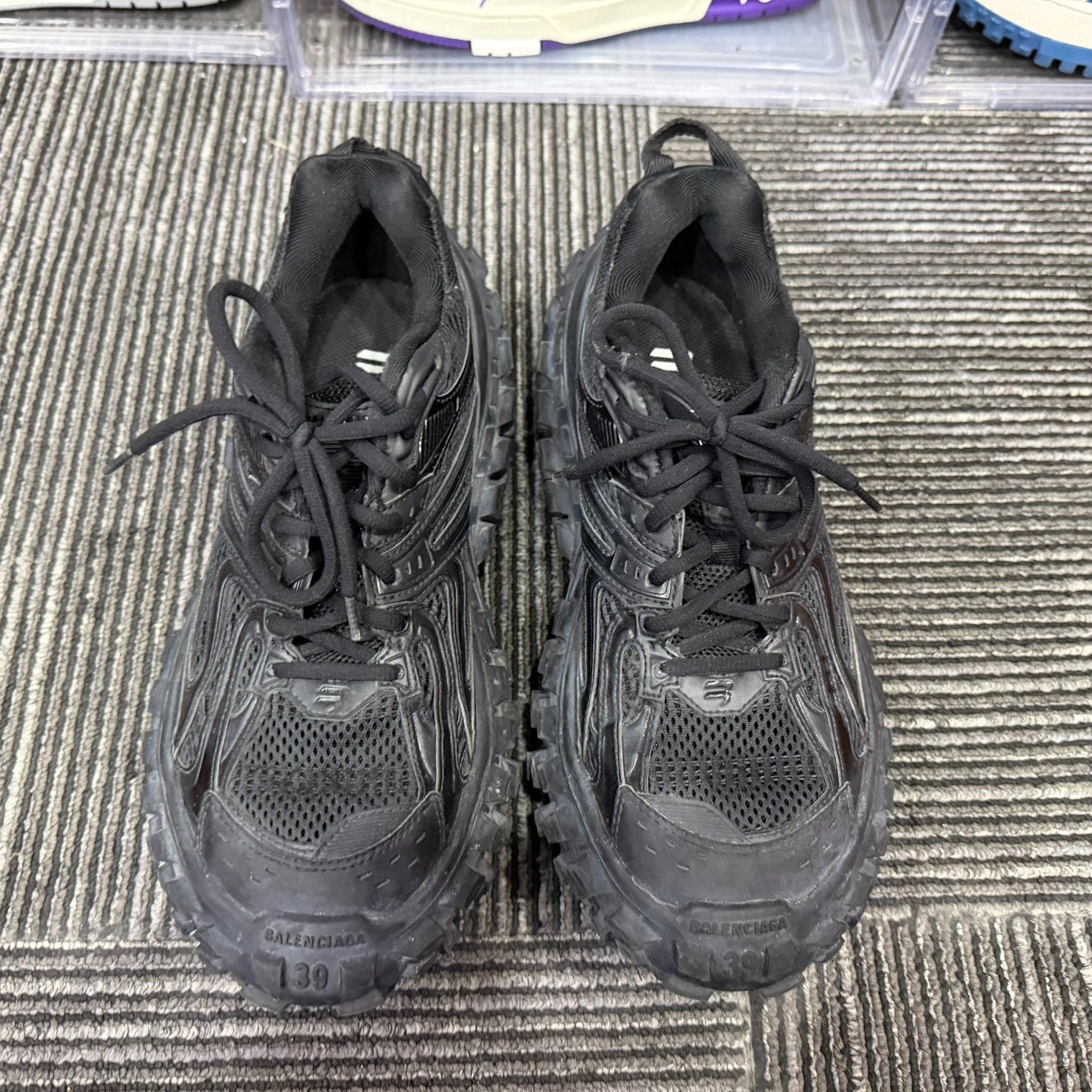 Balenciaga Balenciaga Distressed Black Lowtop Sneakers 6.5 Men Size US 6.5 / EU 39-40 - 4 Thumbnail
