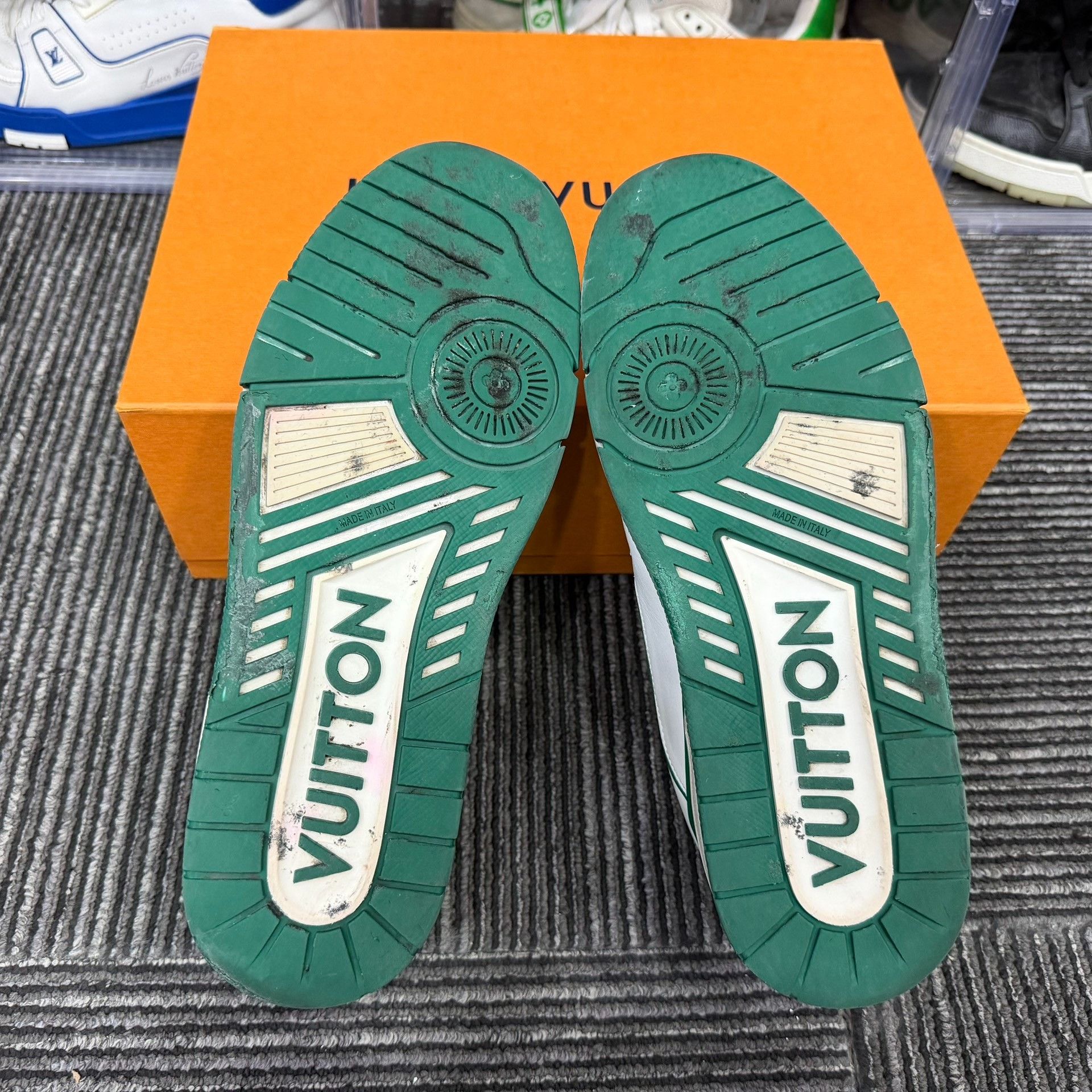 Louis Vuitton Louis Vuitton Training Green Lowtop Sneakers 9 Men Size US 9 / EU 42 - 6 Thumbnail