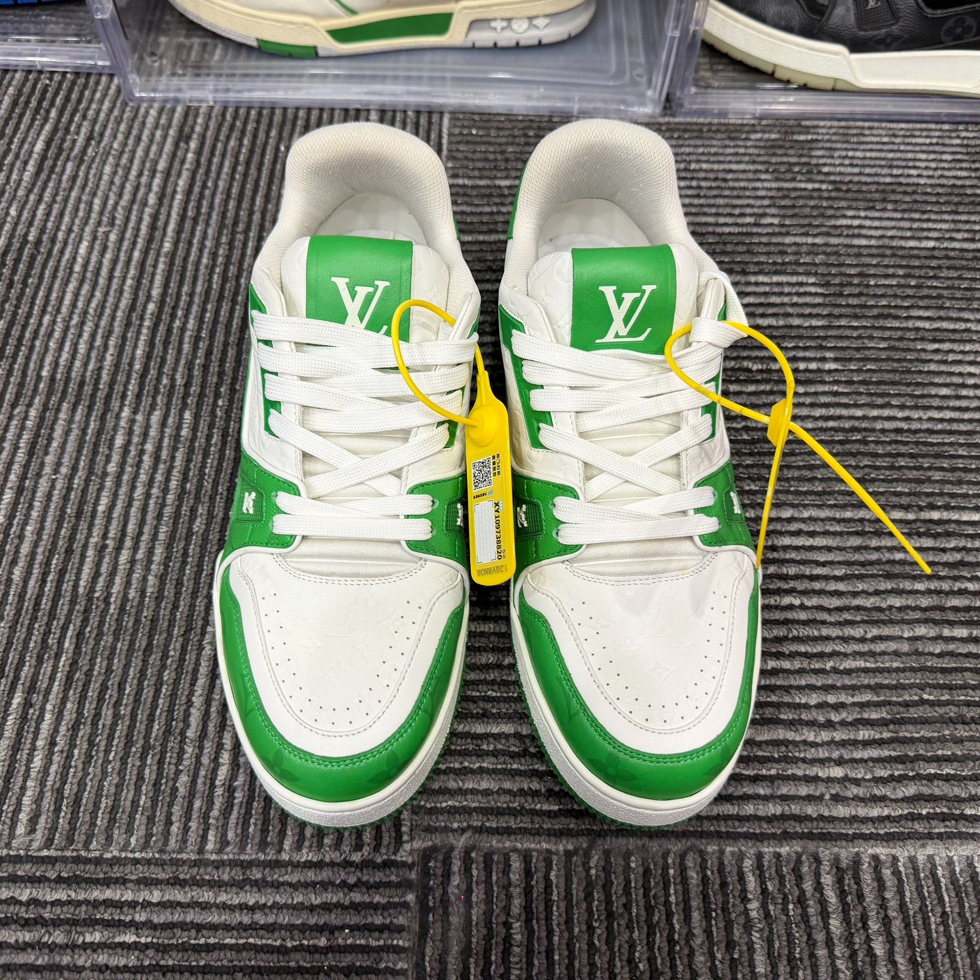Louis Vuitton Louis Vuitton Training Green Lowtop Sneakers 8.5 Men Size US 8.5 / EU 41-42 - 4 Thumbnail