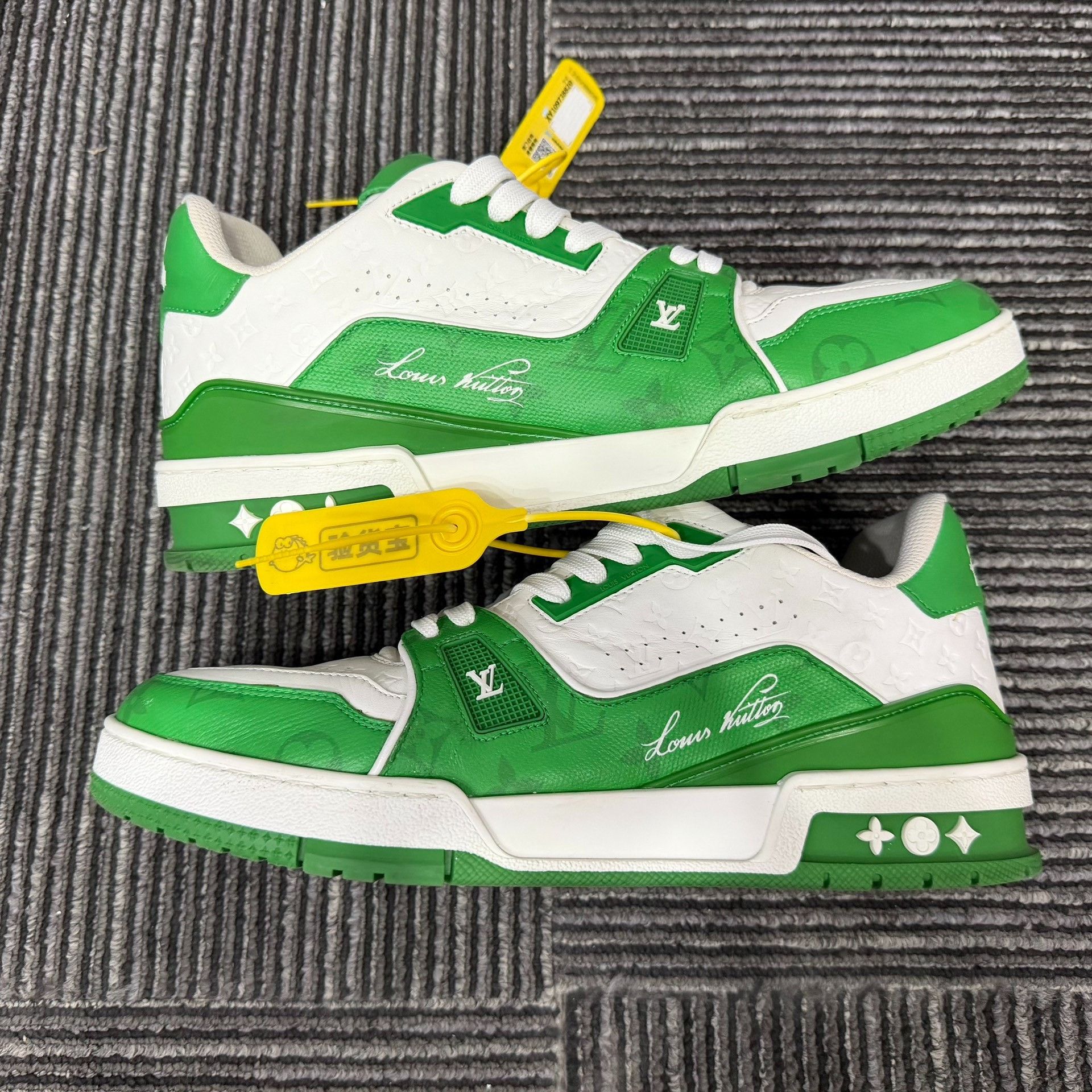 Louis Vuitton Louis Vuitton Training Green Lowtop Sneakers 8.5 Men Size US 8.5 / EU 41-42 - 2 Thumbnail