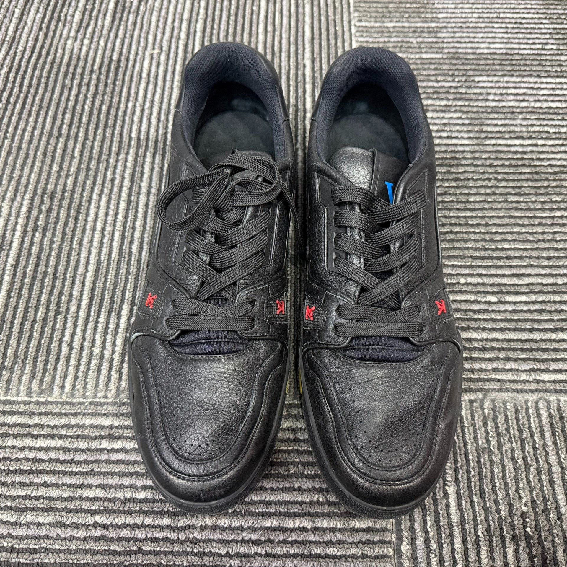 Louis Vuitton Louis Vuitton Training Gold Lowtop Sneakers 9.5 Men Size US 9.5 / EU 42-43 - 4 Thumbnail