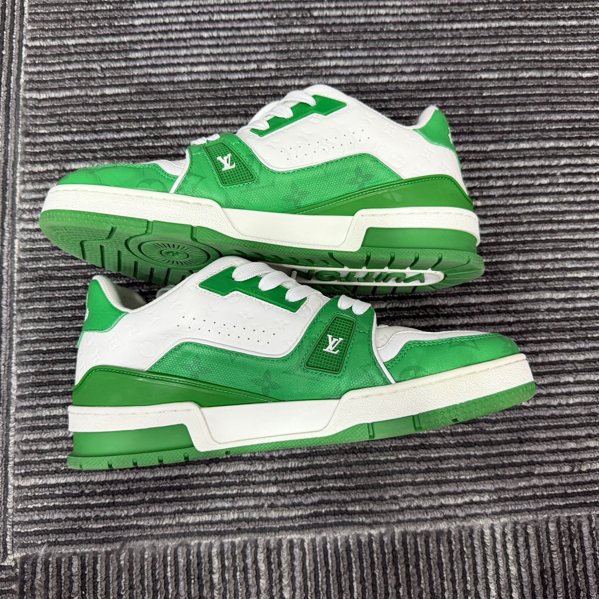 Louis Vuitton Louis Vuitton Training Green Lowtop Sneakers 7 Men Size US 7 / EU 40 - 3 Thumbnail