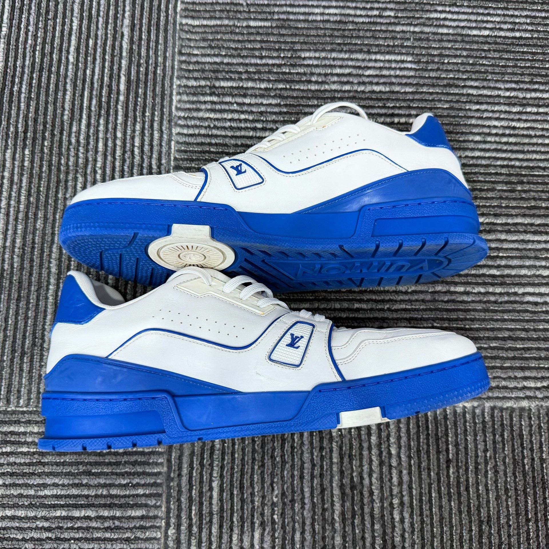 Louis Vuitton Louis Vuitton Training Blue Lowtop Sneakers 9 Men Size US 9 / EU 42 - 3 Thumbnail