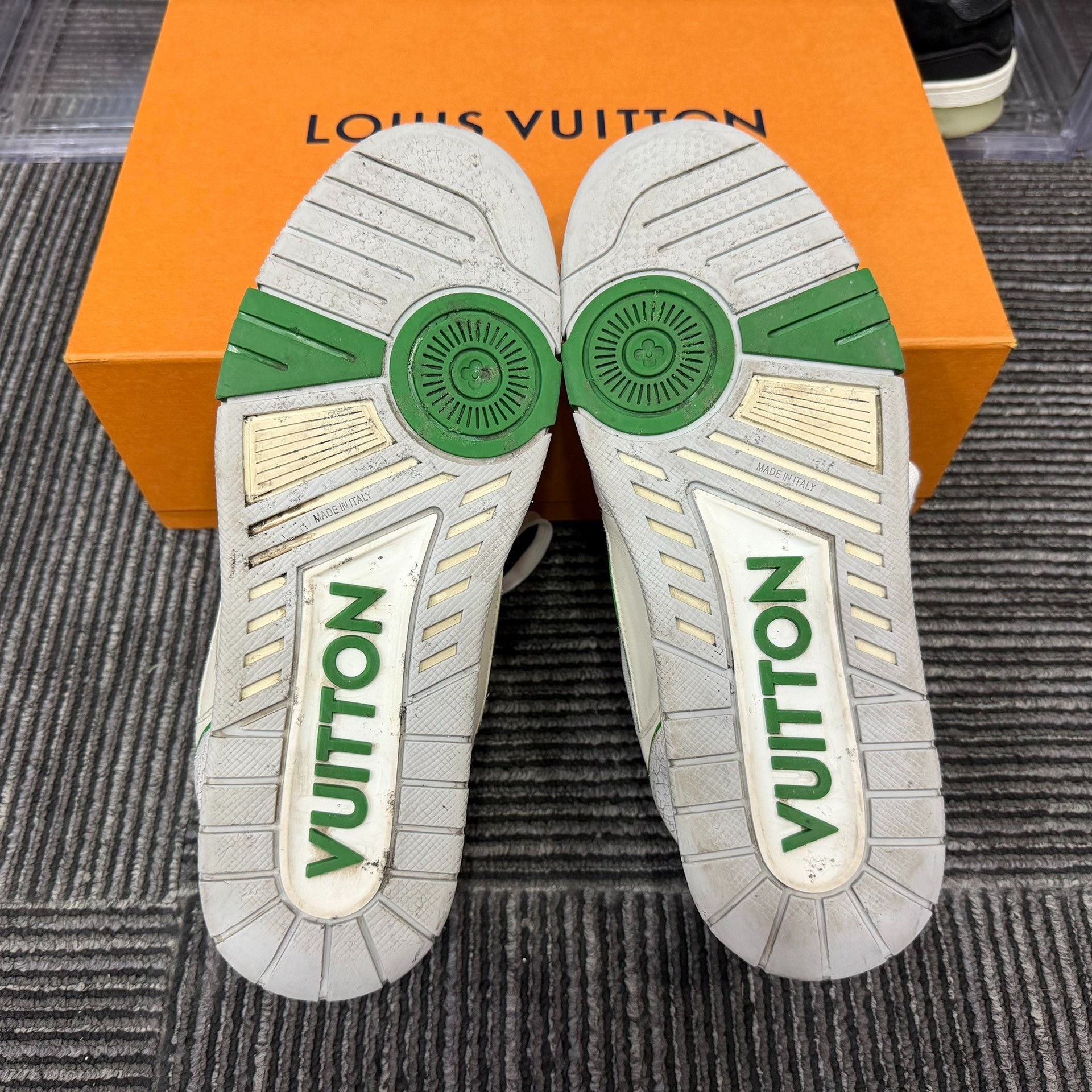 Louis Vuitton Louis Vuitton Training Green Lowtop Sneakers 8 Men Size US 8 / EU 41 - 6 Thumbnail