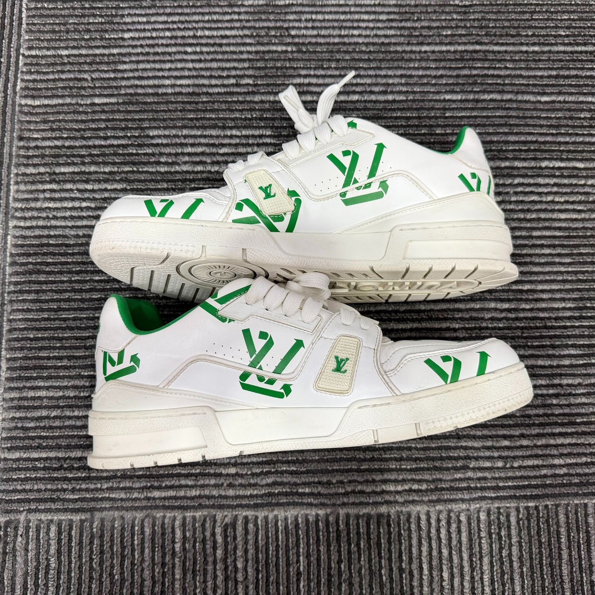 Louis Vuitton Louis Vuitton Training Green Lowtop Sneakers 8.5 Men Size US 8.5 / EU 41-42 - 3 Thumbnail