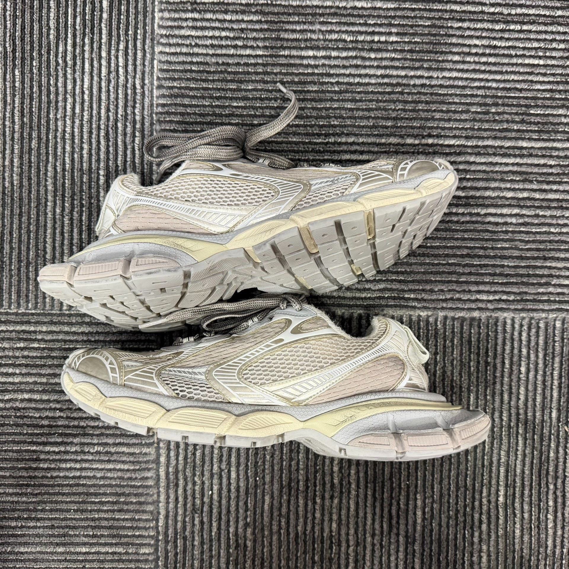 Balenciaga Balenciaga White Lowtop Sneakers 8.5 Men Size US 8.5 / EU 41-42 - 2 Thumbnail